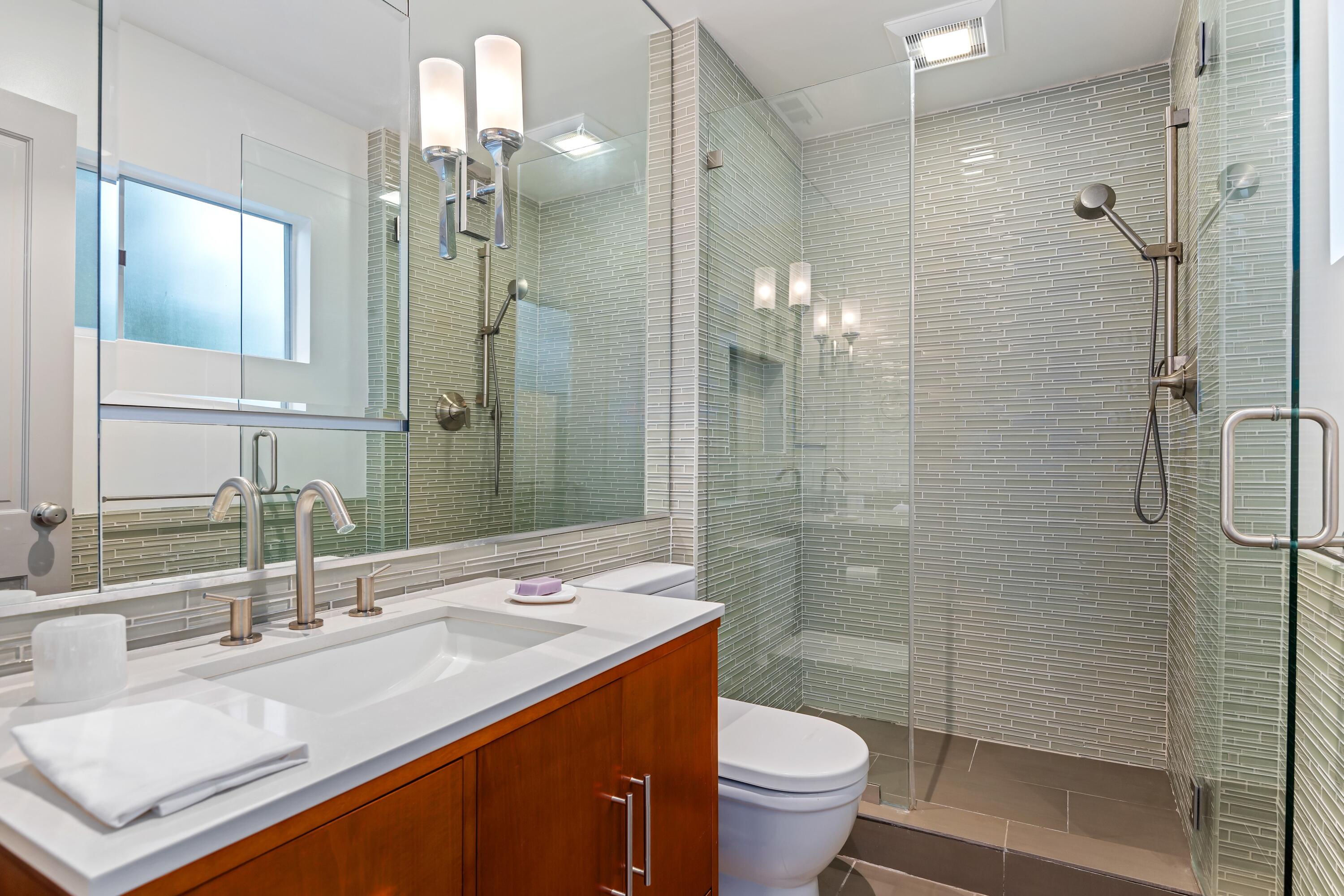 1071 E Mountain Drive