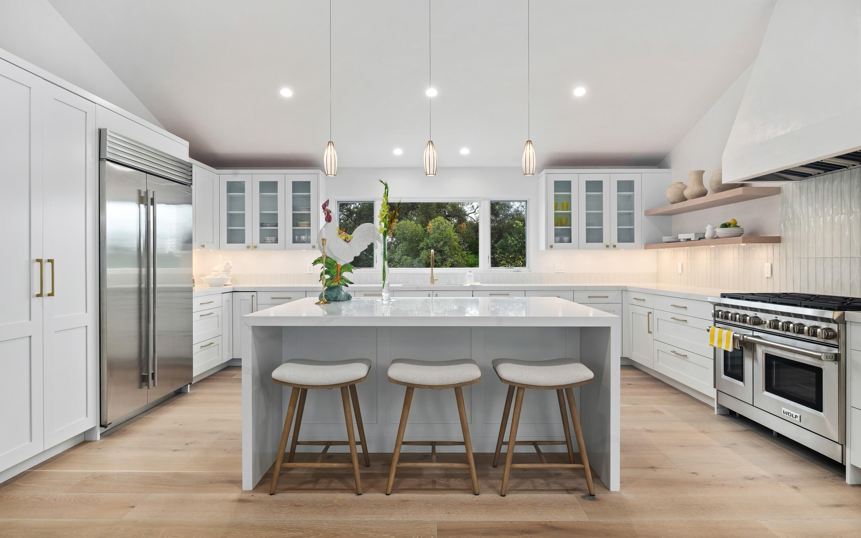 1071 E Mountain Drive