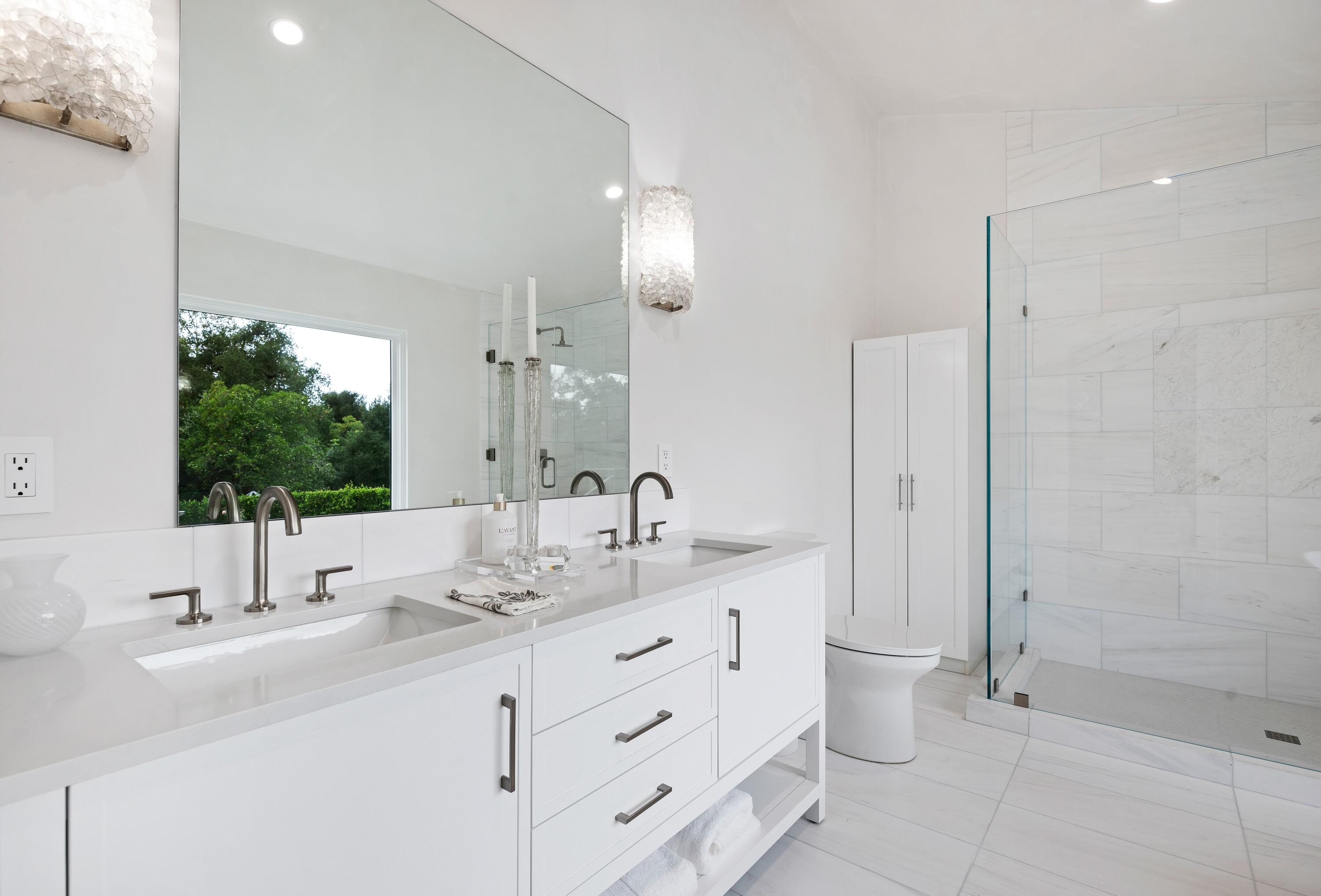 1071 E Mountain Drive