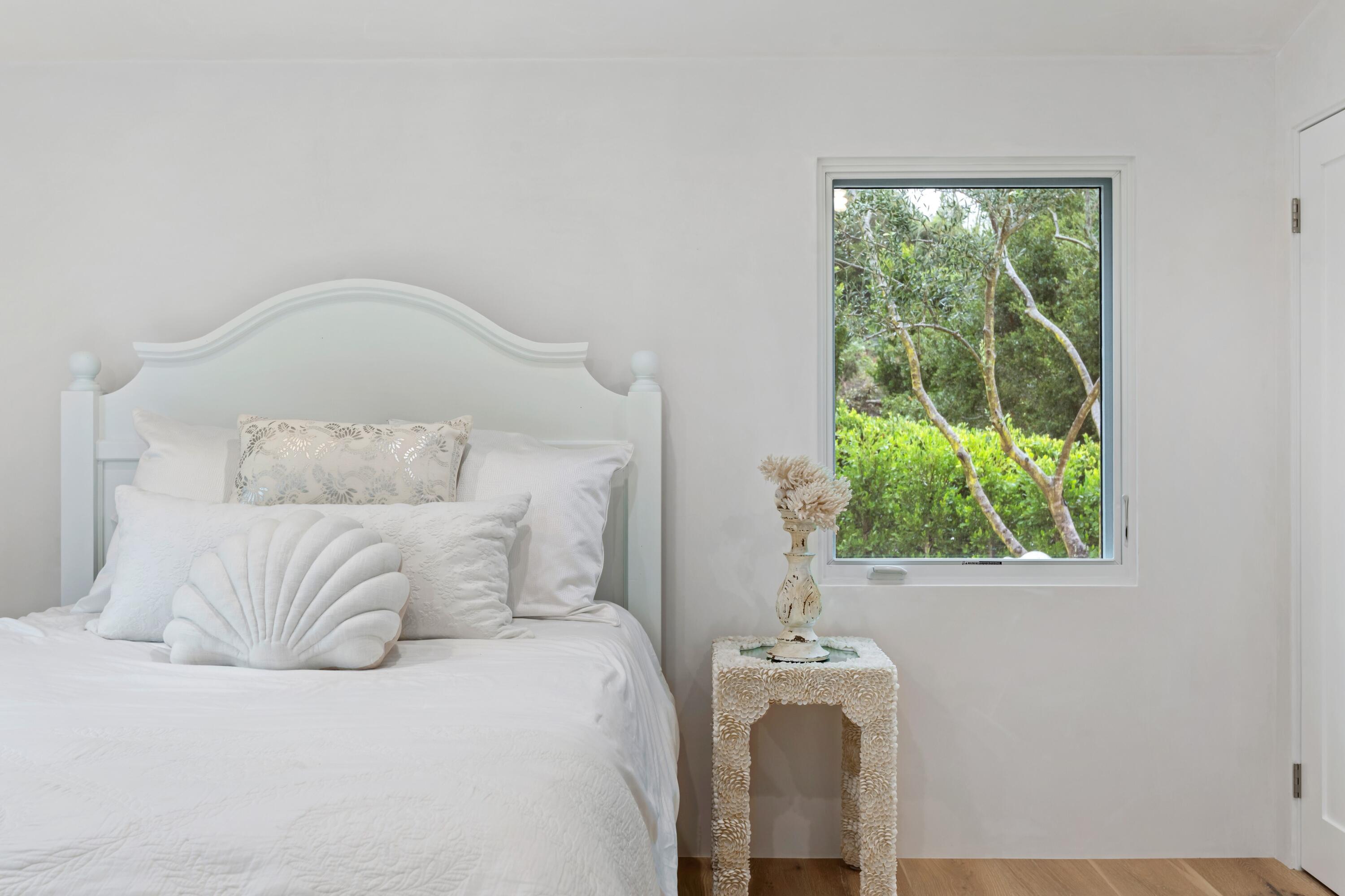 1071 E Mountain Drive