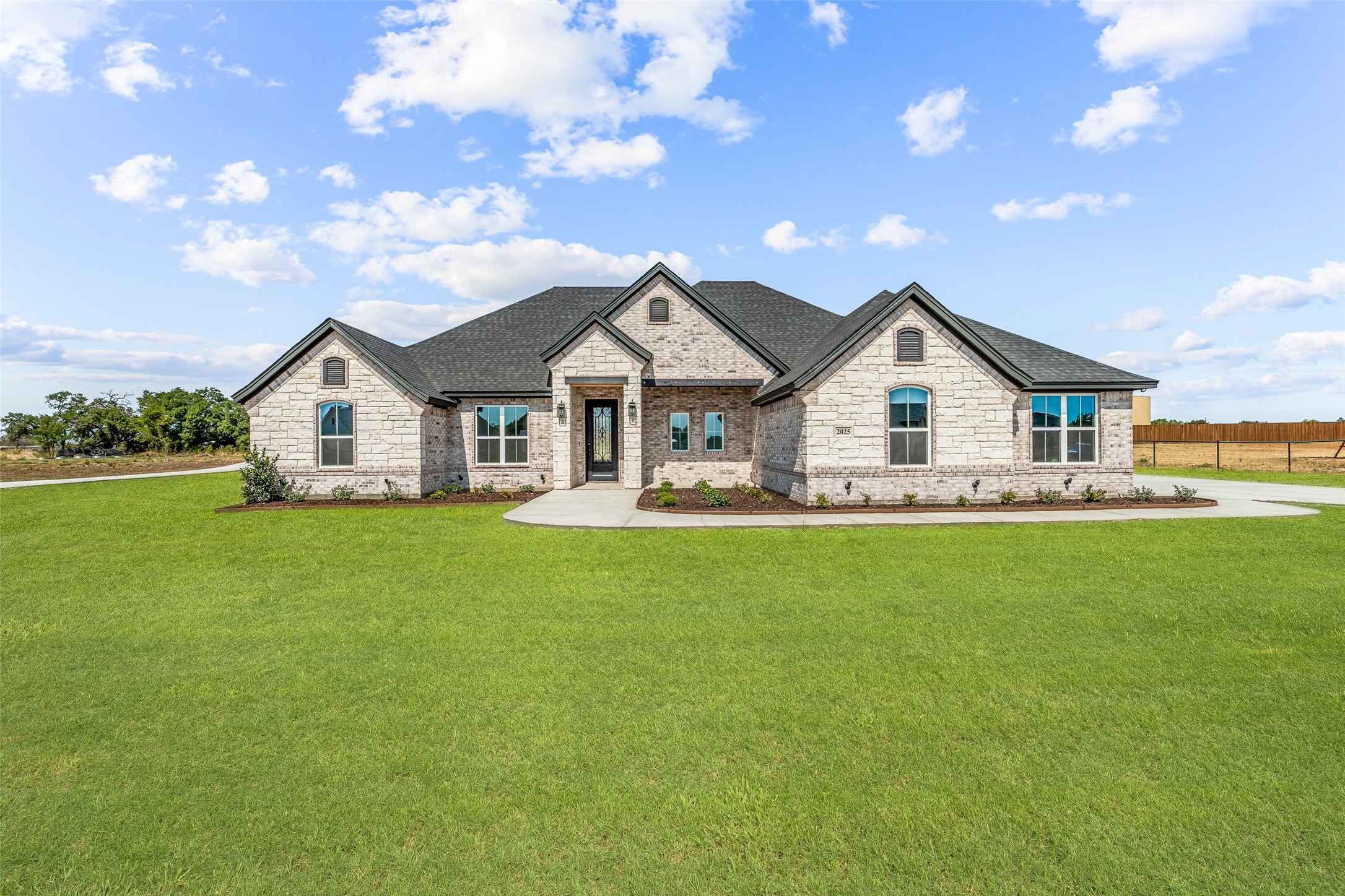 2025 Sunset Ridge Drive
