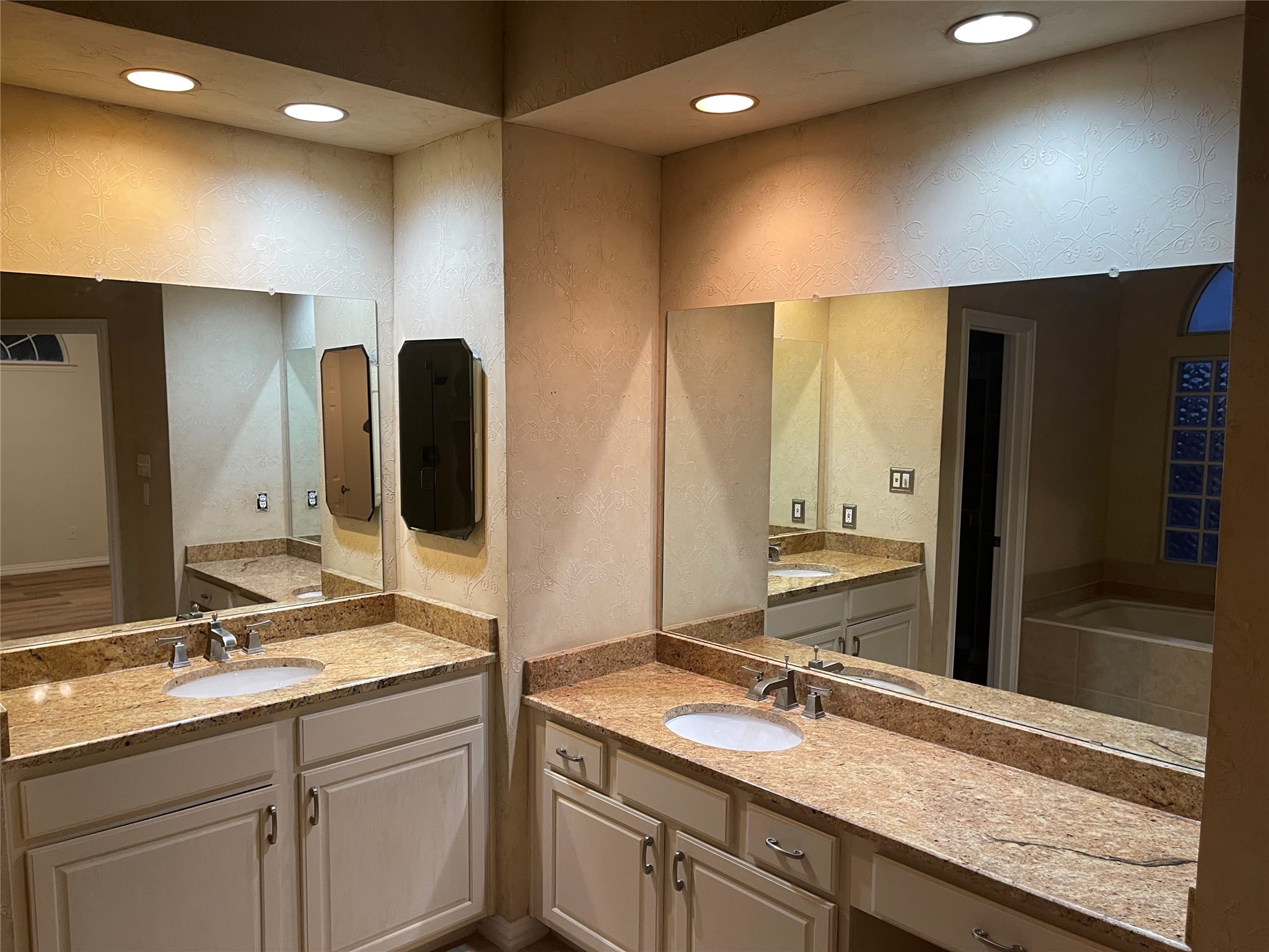 3808 Hunters Trail
