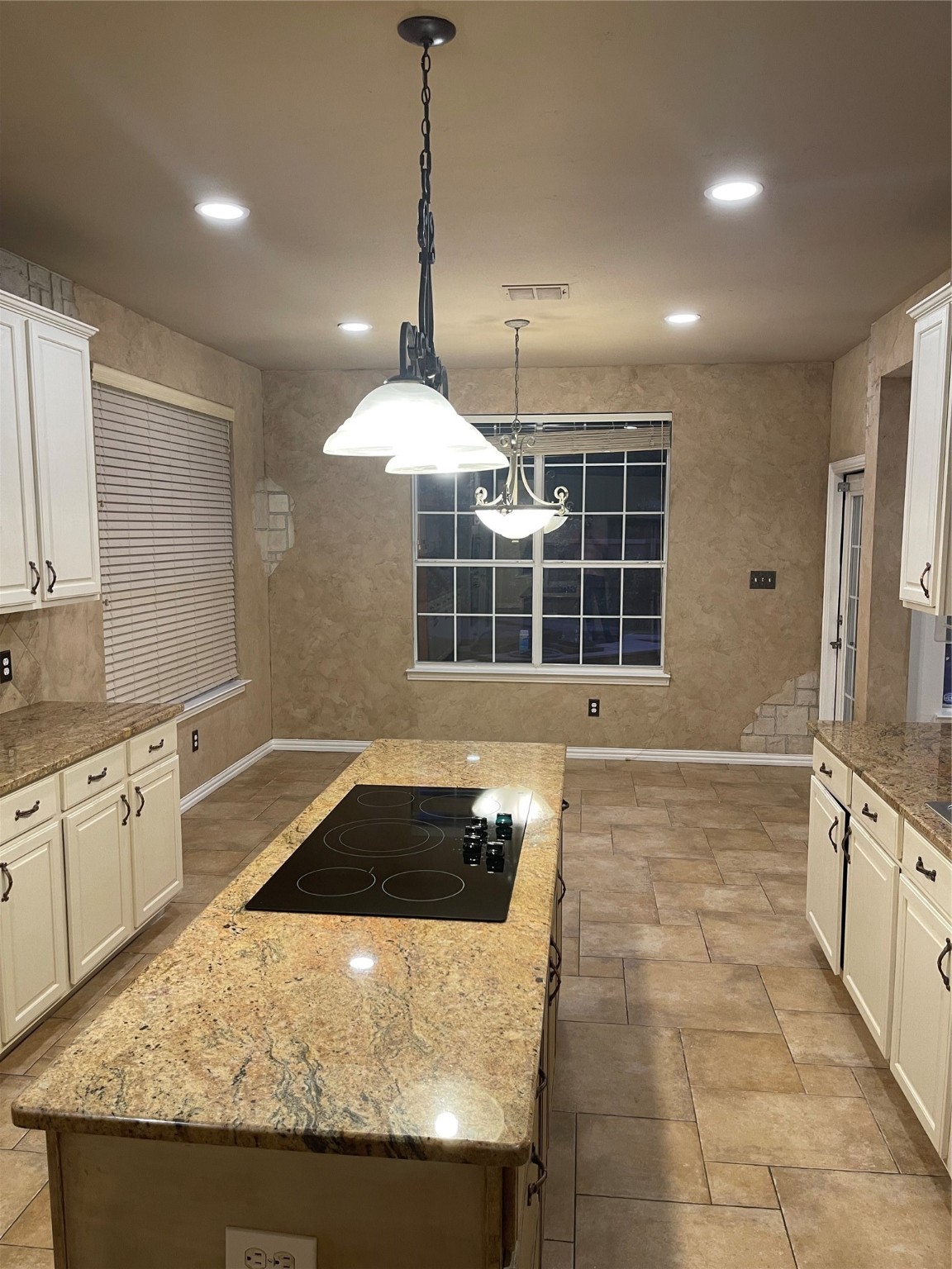 3808 Hunters Trail