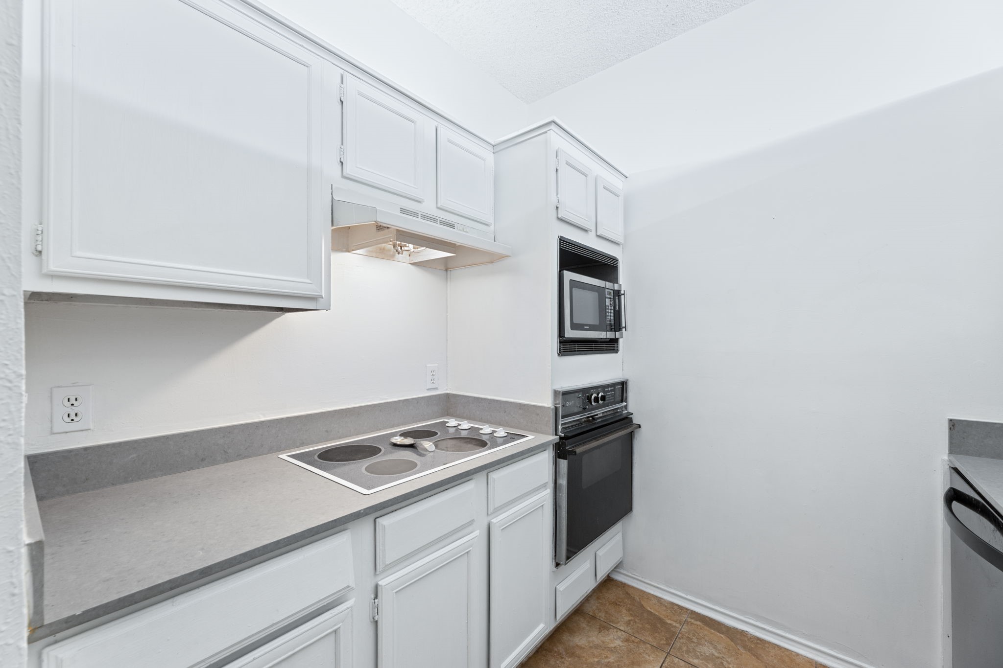 9254 Forest Lane 703