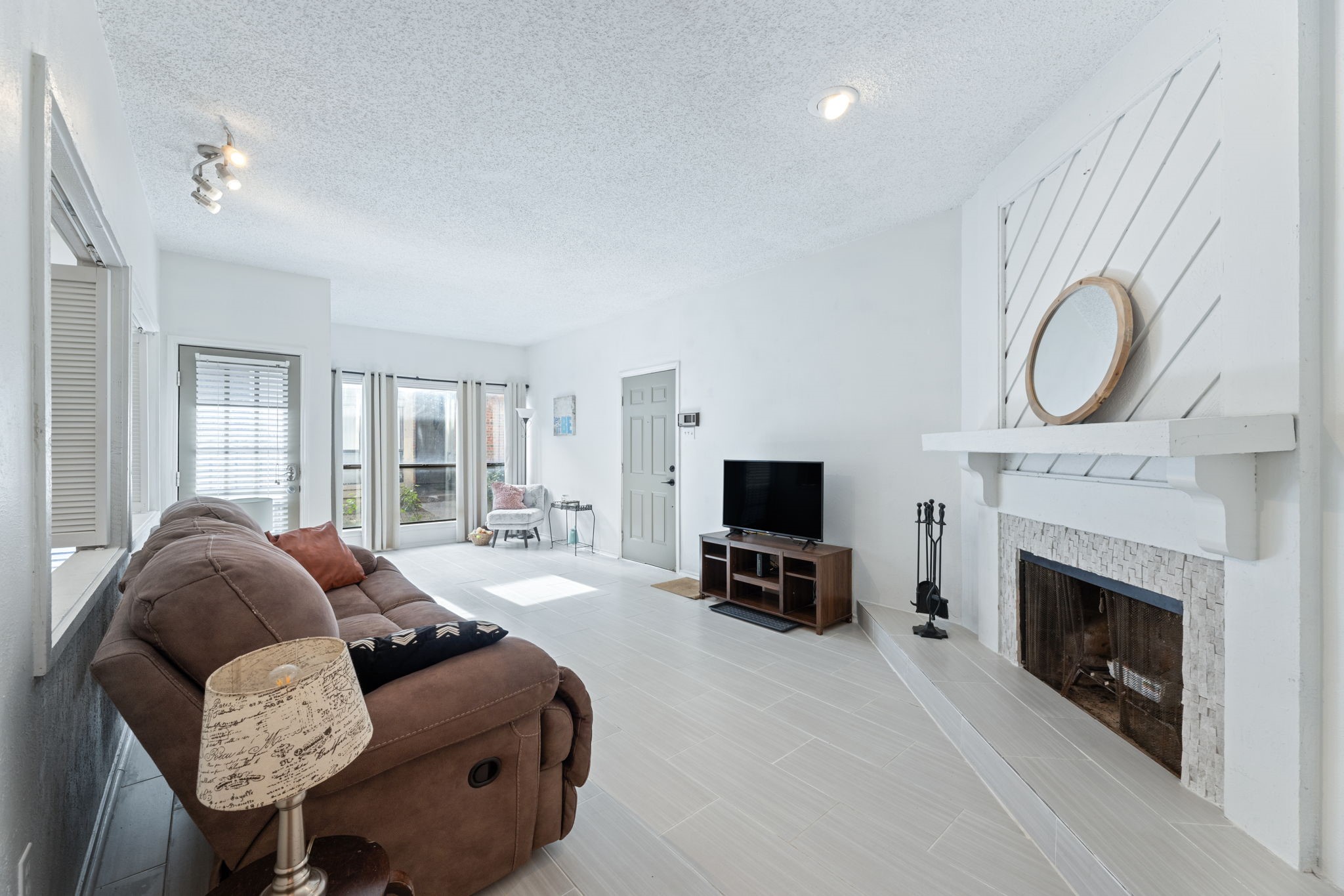 9254 Forest Lane 703