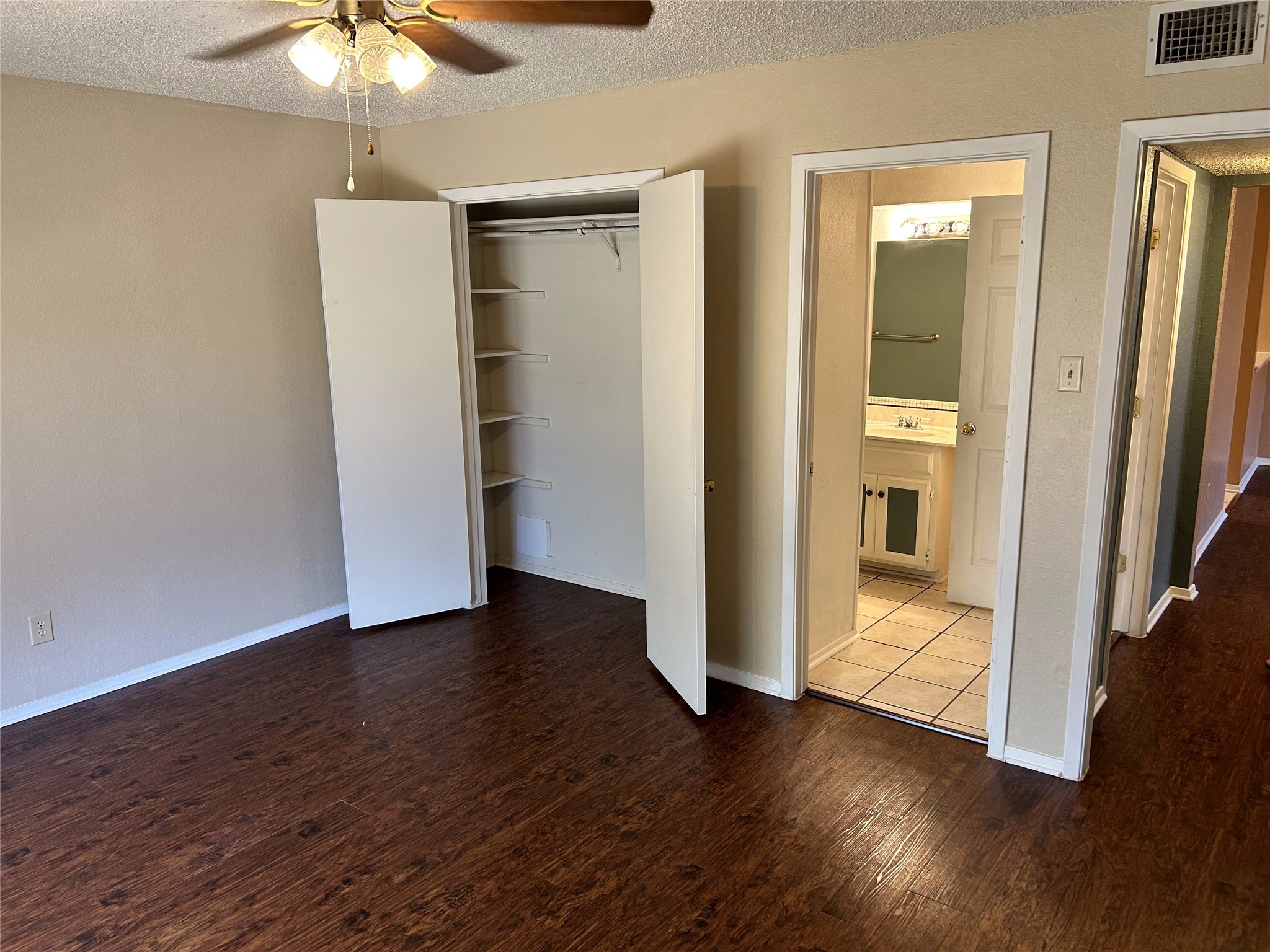 433 S Las Vegas Trail