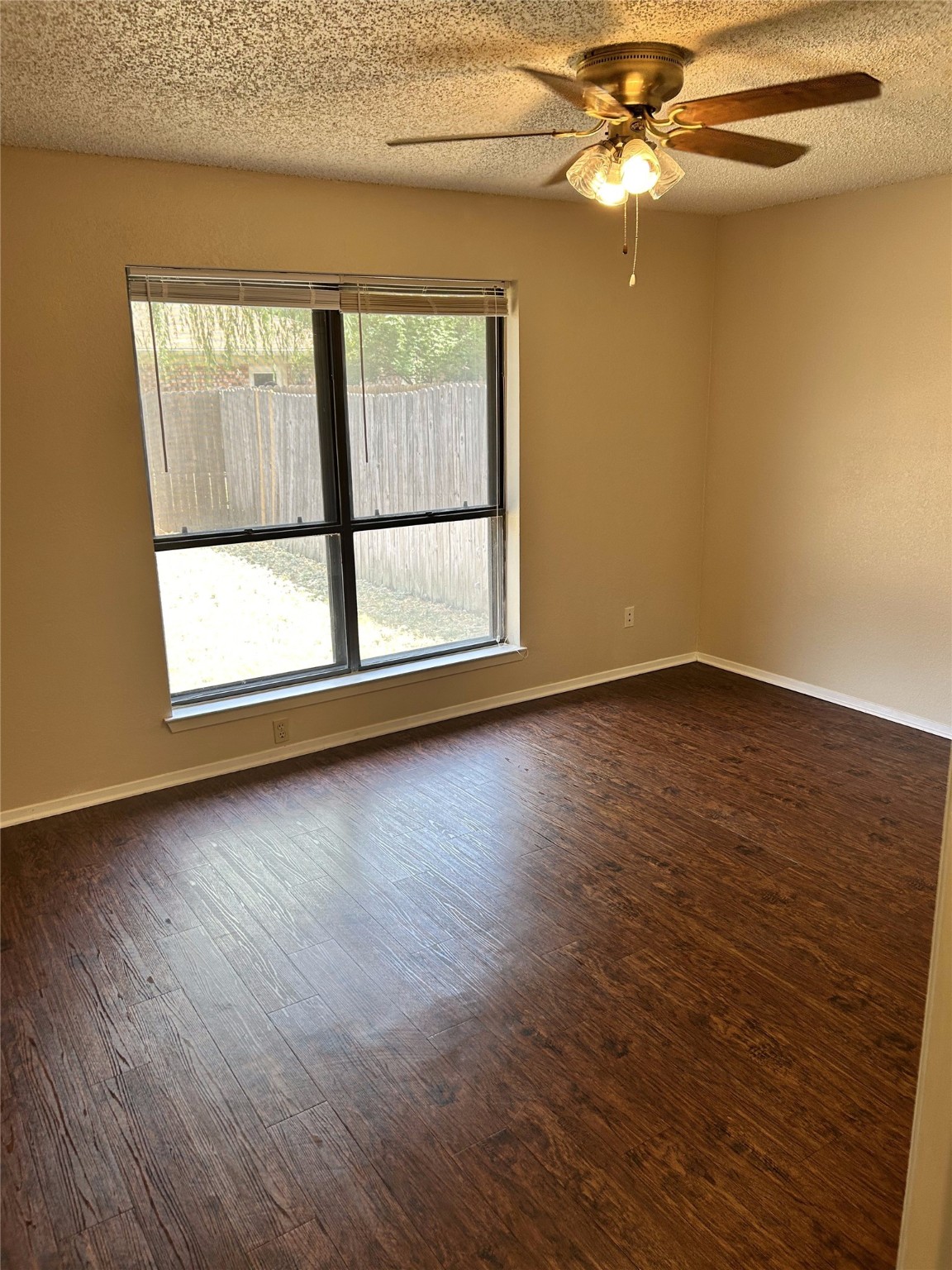 433 S Las Vegas Trail