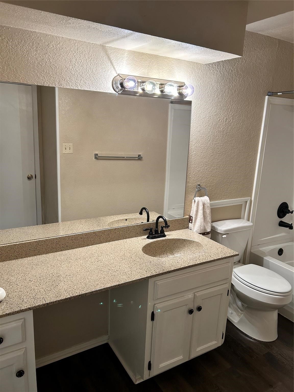 433 S Las Vegas Trail