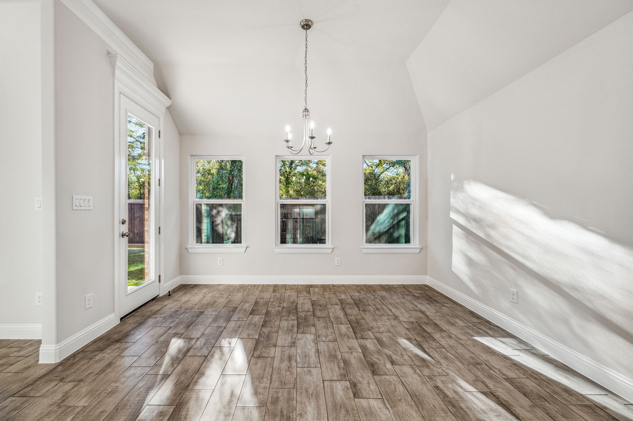 523 Calla Lily Way