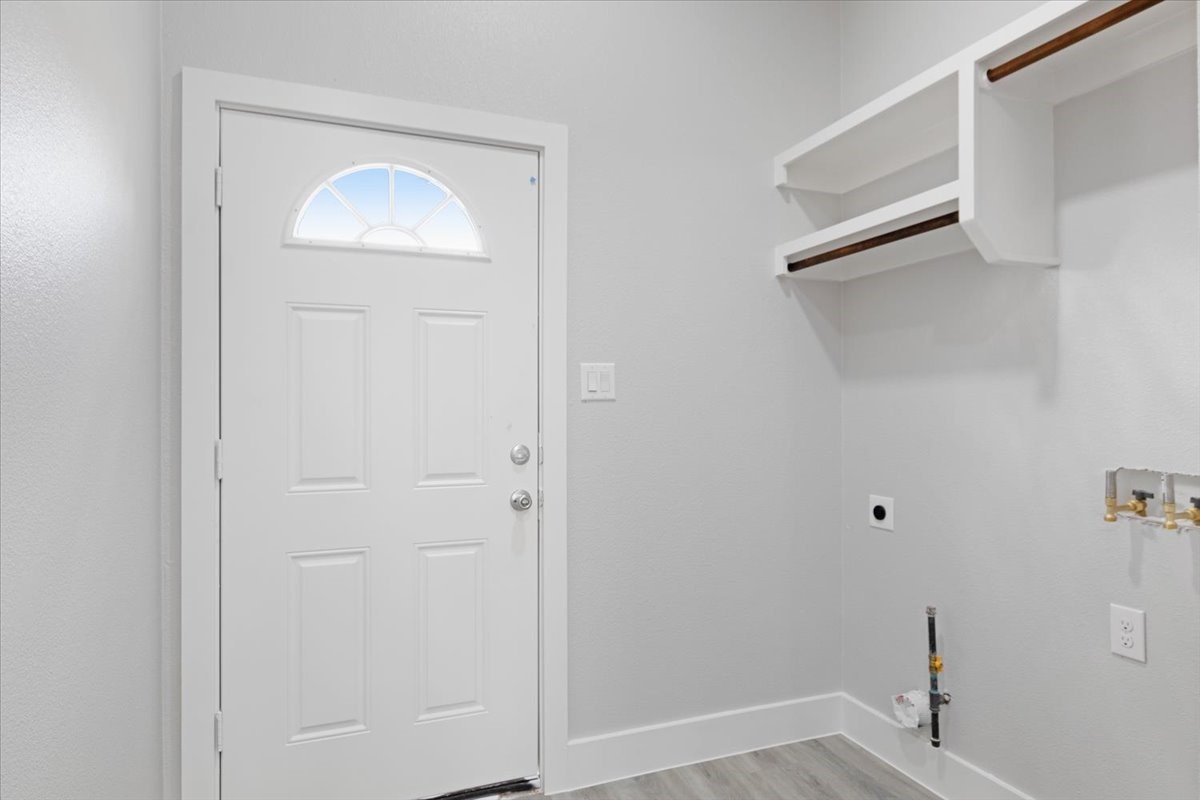 5625 Shady Crest Trail