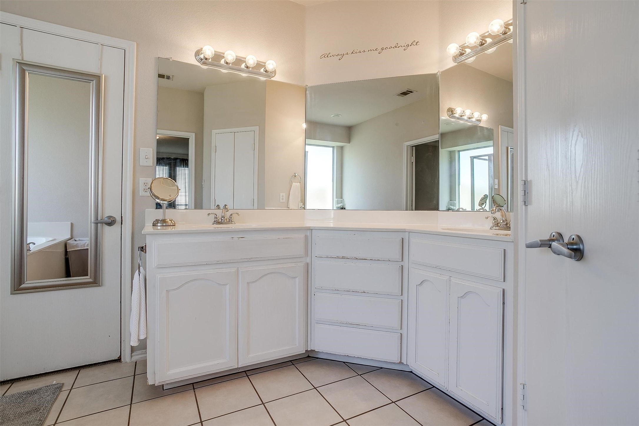 1228 Glenhaven Court