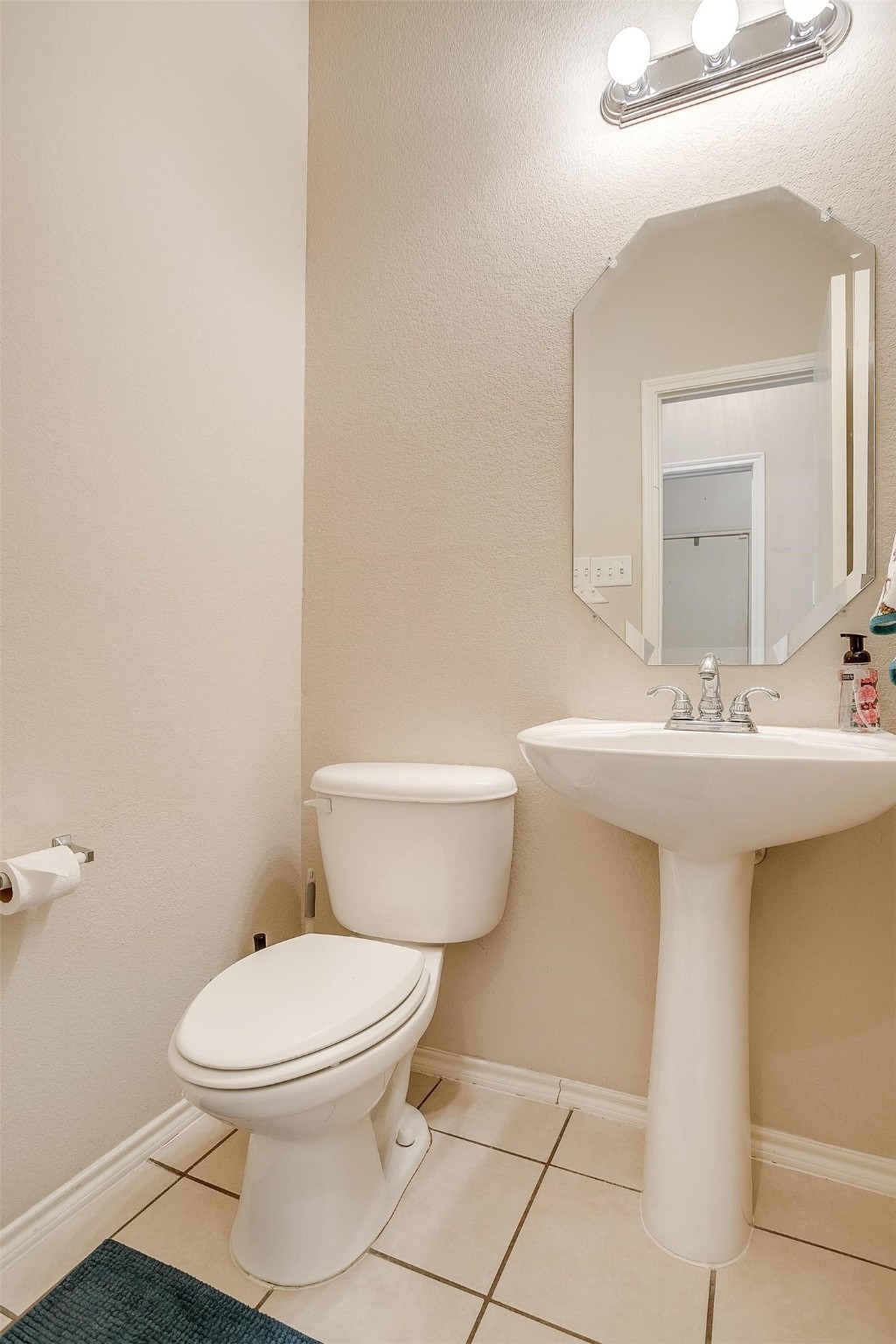 1228 Glenhaven Court