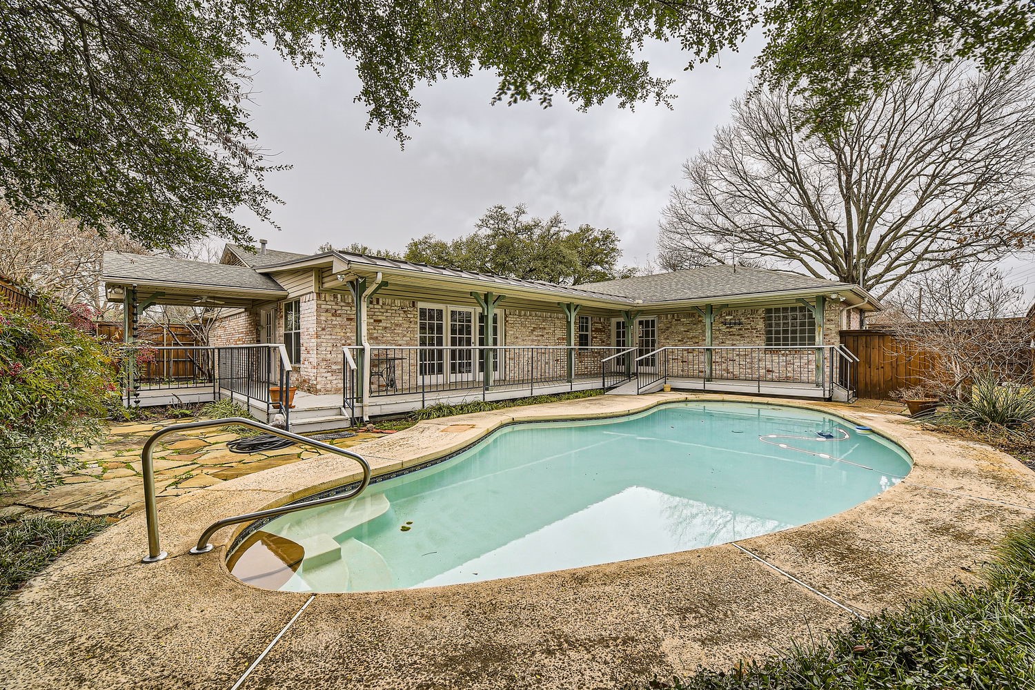 8419 Sweetwater Drive