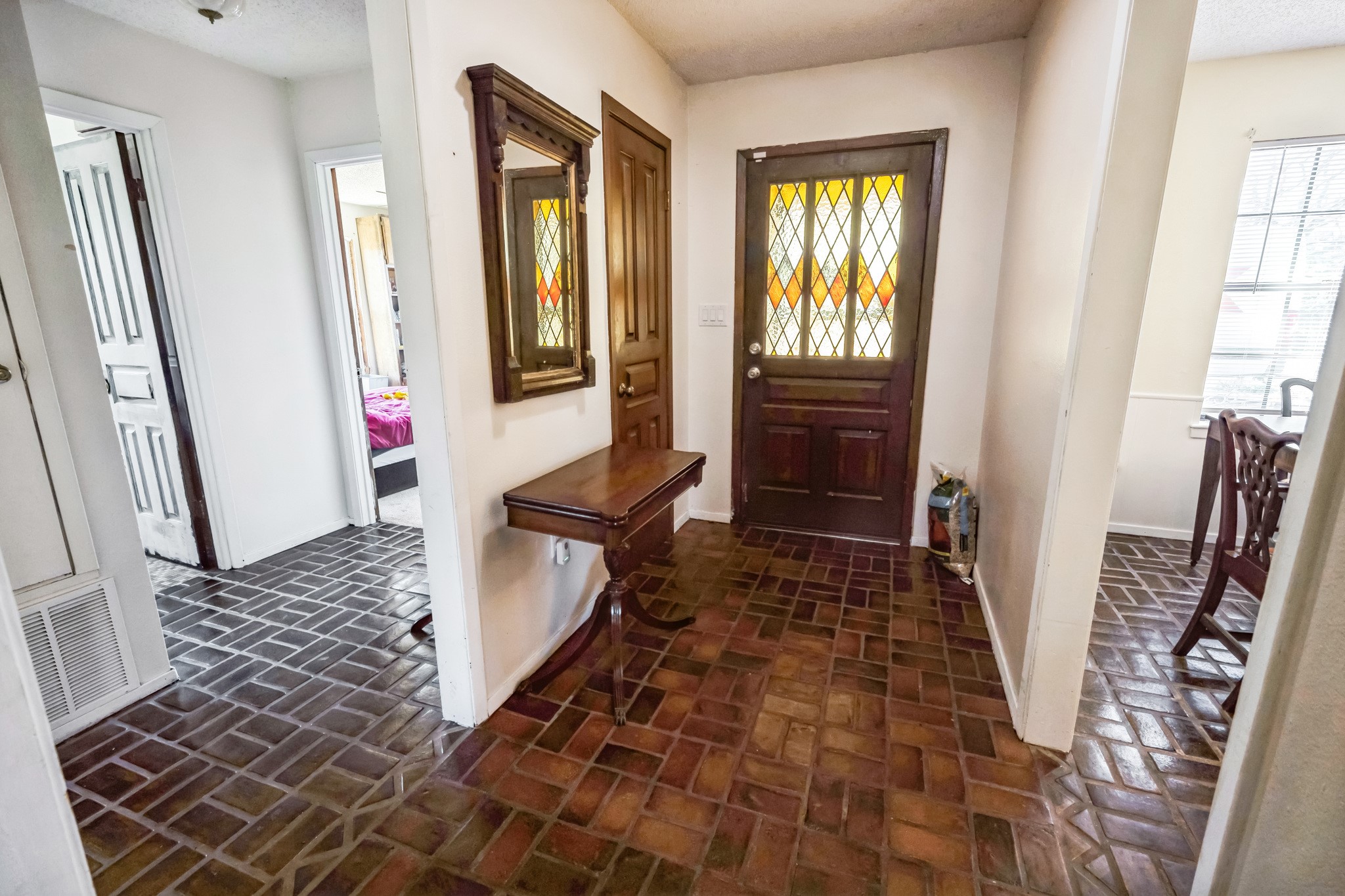 1587 E US Highway 80 S