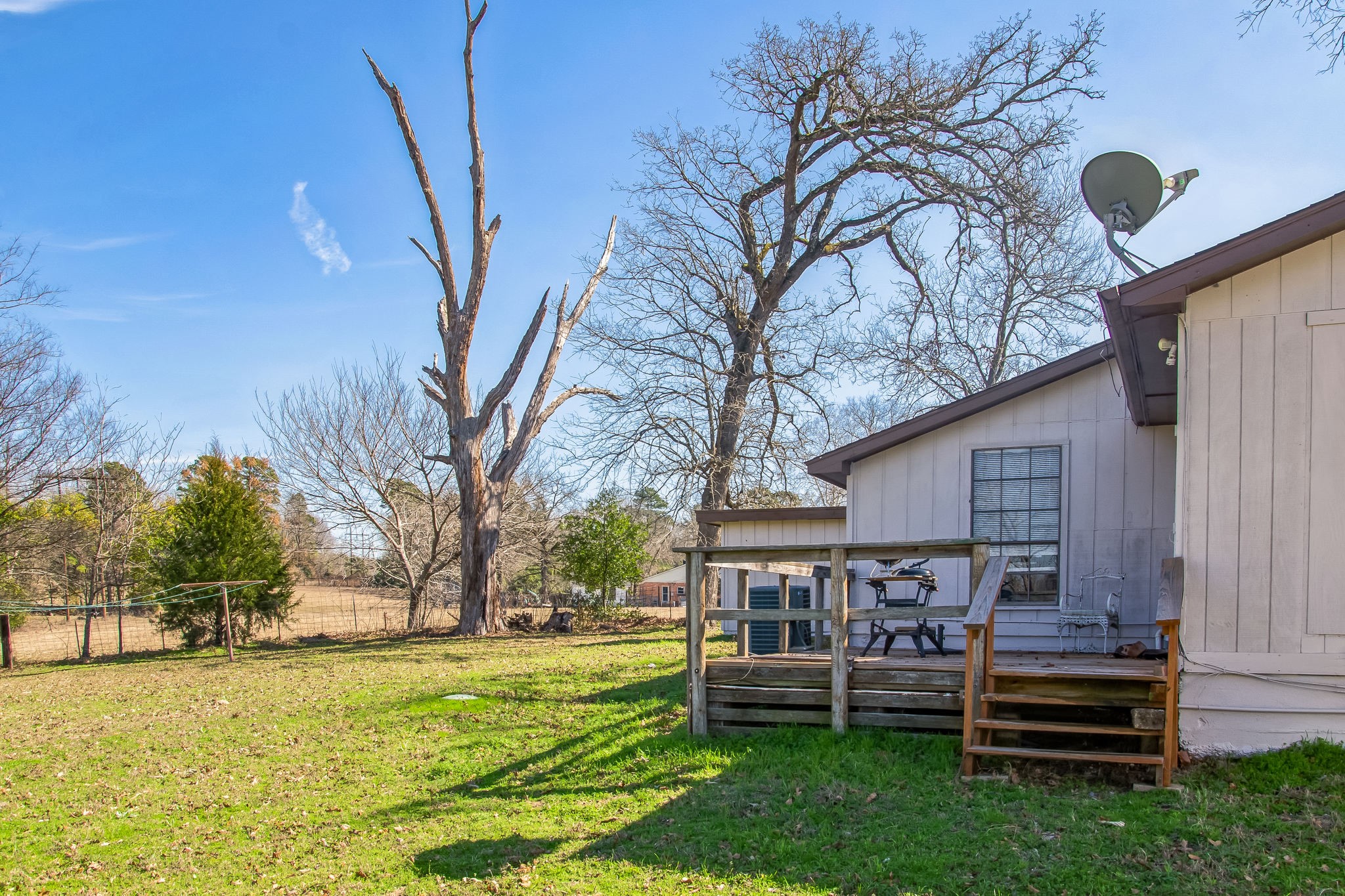 1587 E US Highway 80 S