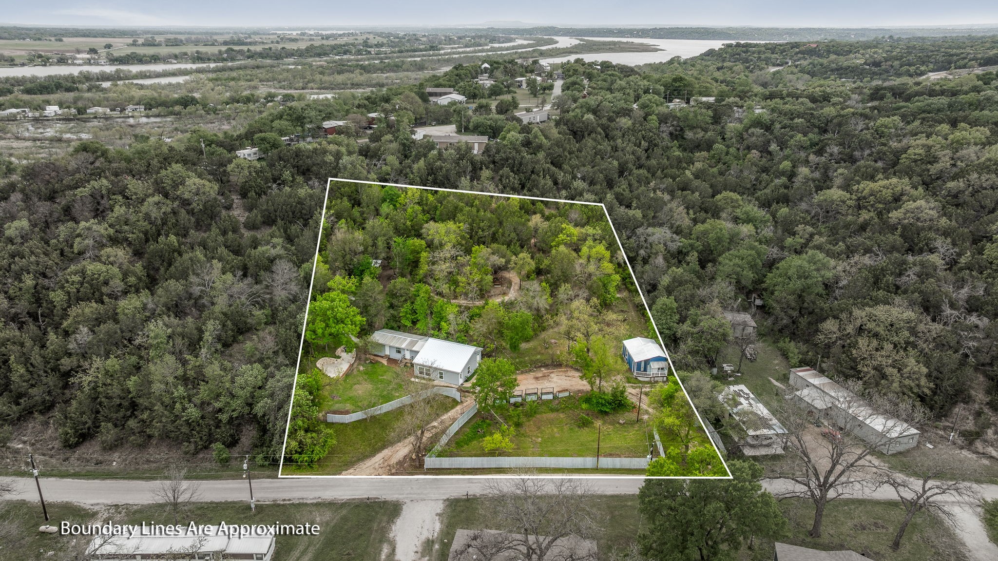 2807 Comanche Trail