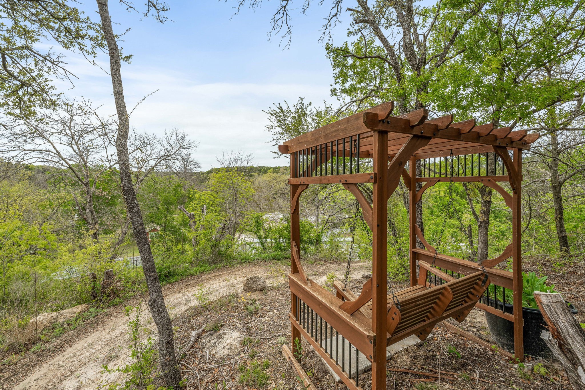 2807 Comanche Trail