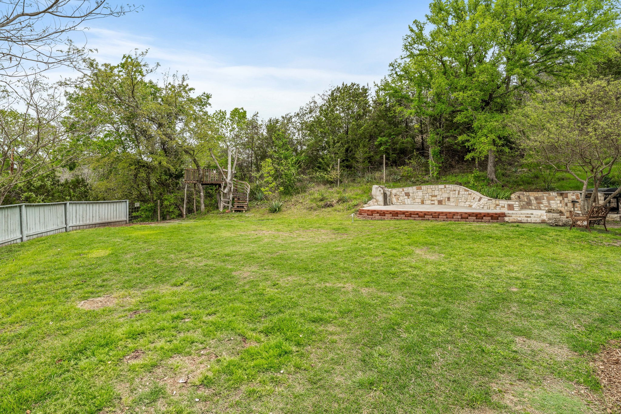 2807 Comanche Trail