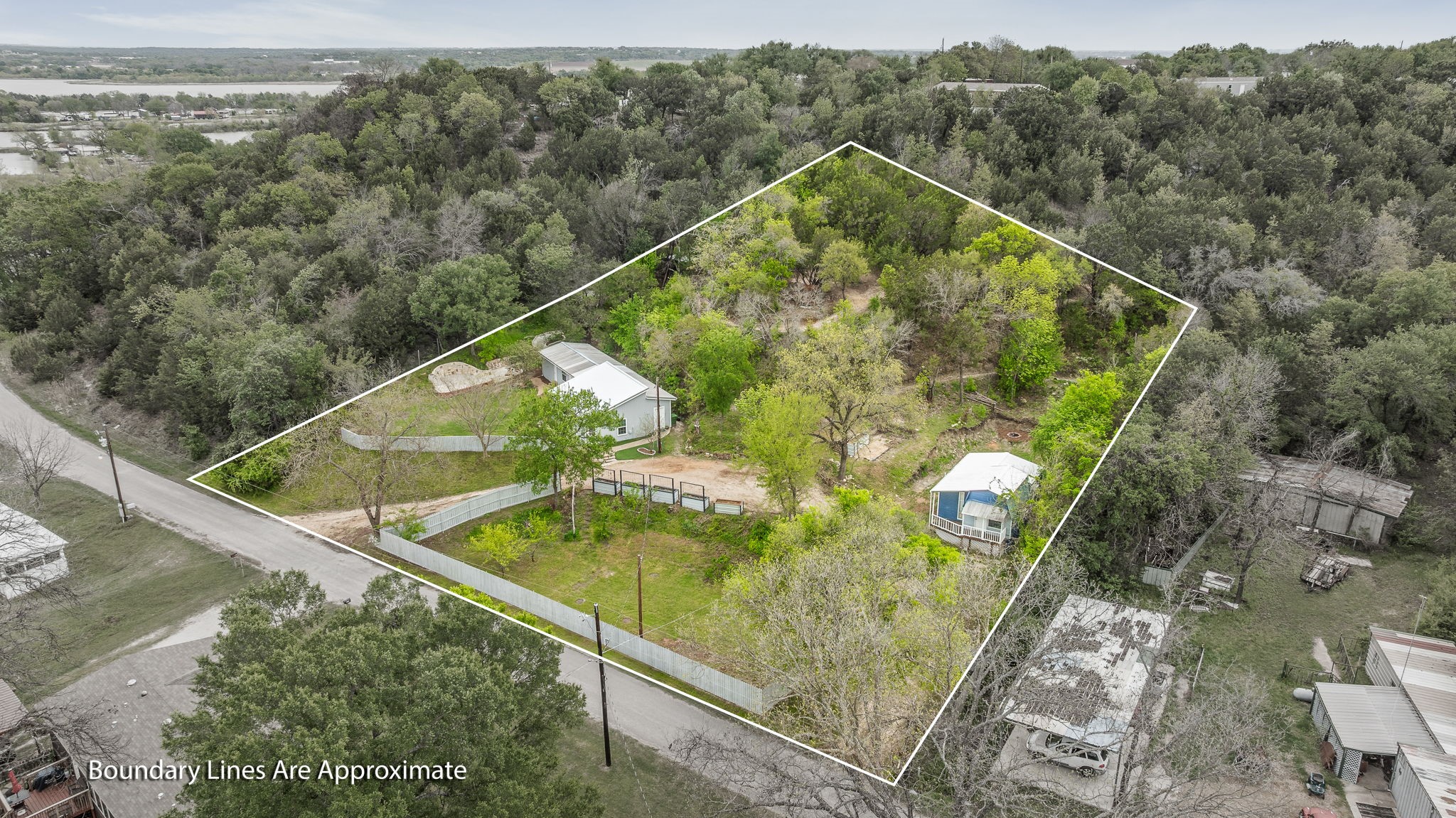 2807 Comanche Trail