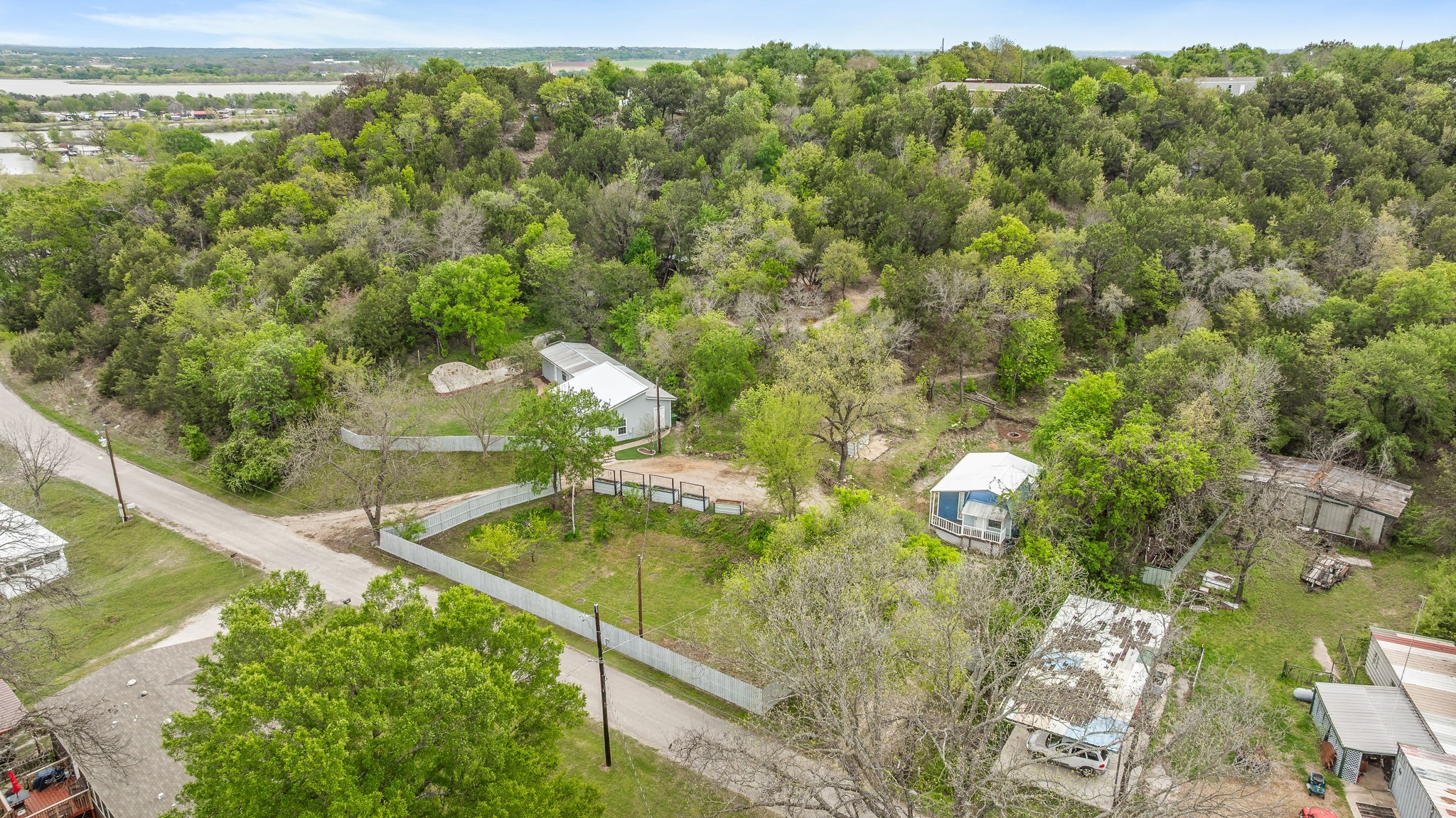 2807 Comanche Trail