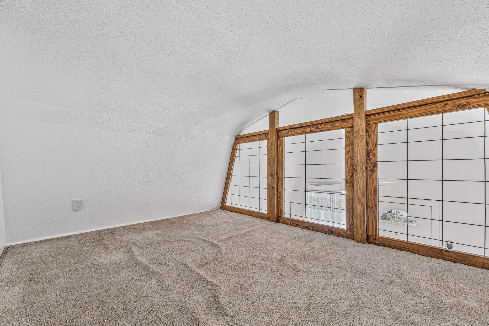 2807 Comanche Trail