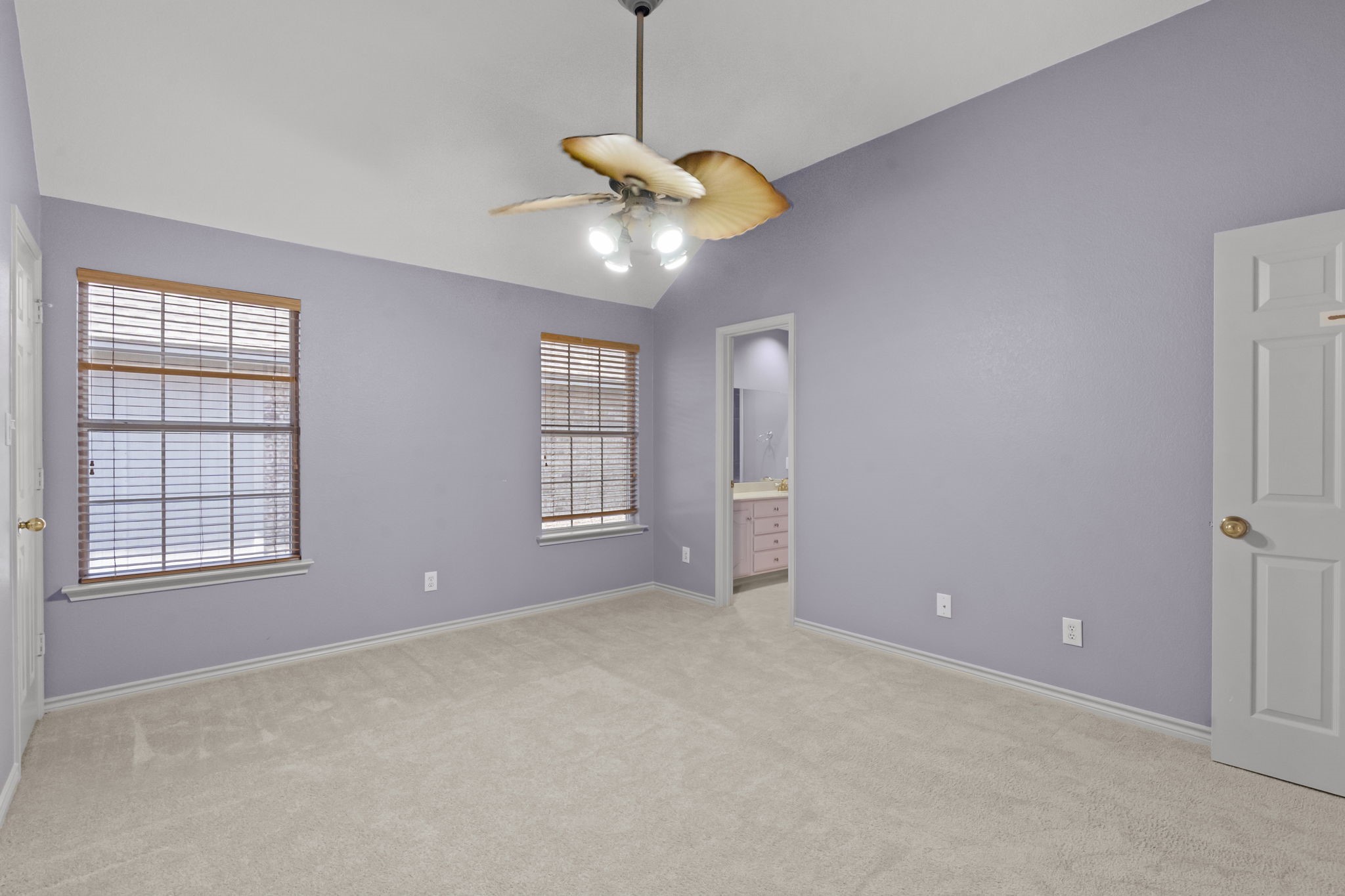 513 Edinburgh Lane