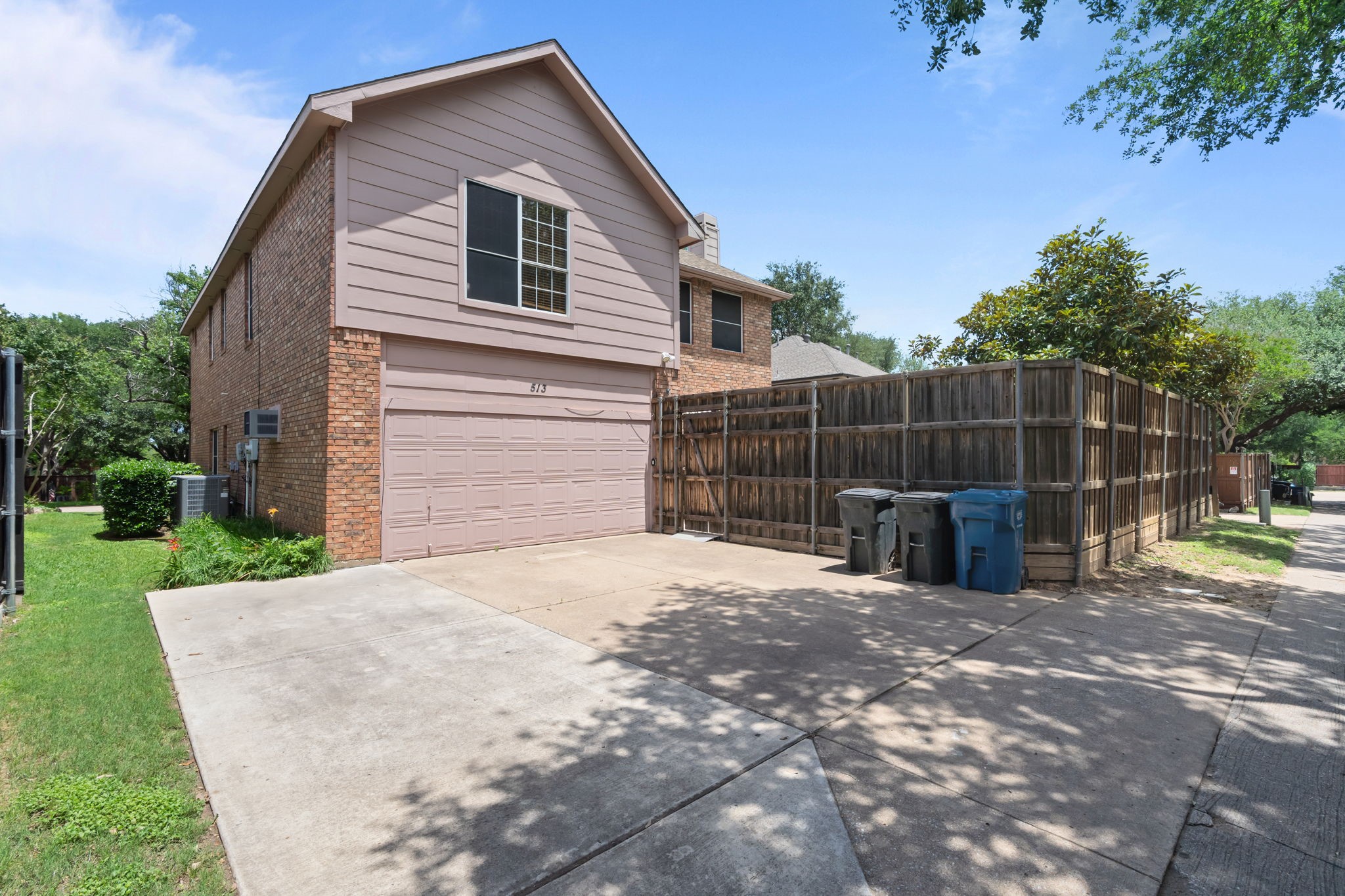 513 Edinburgh Lane