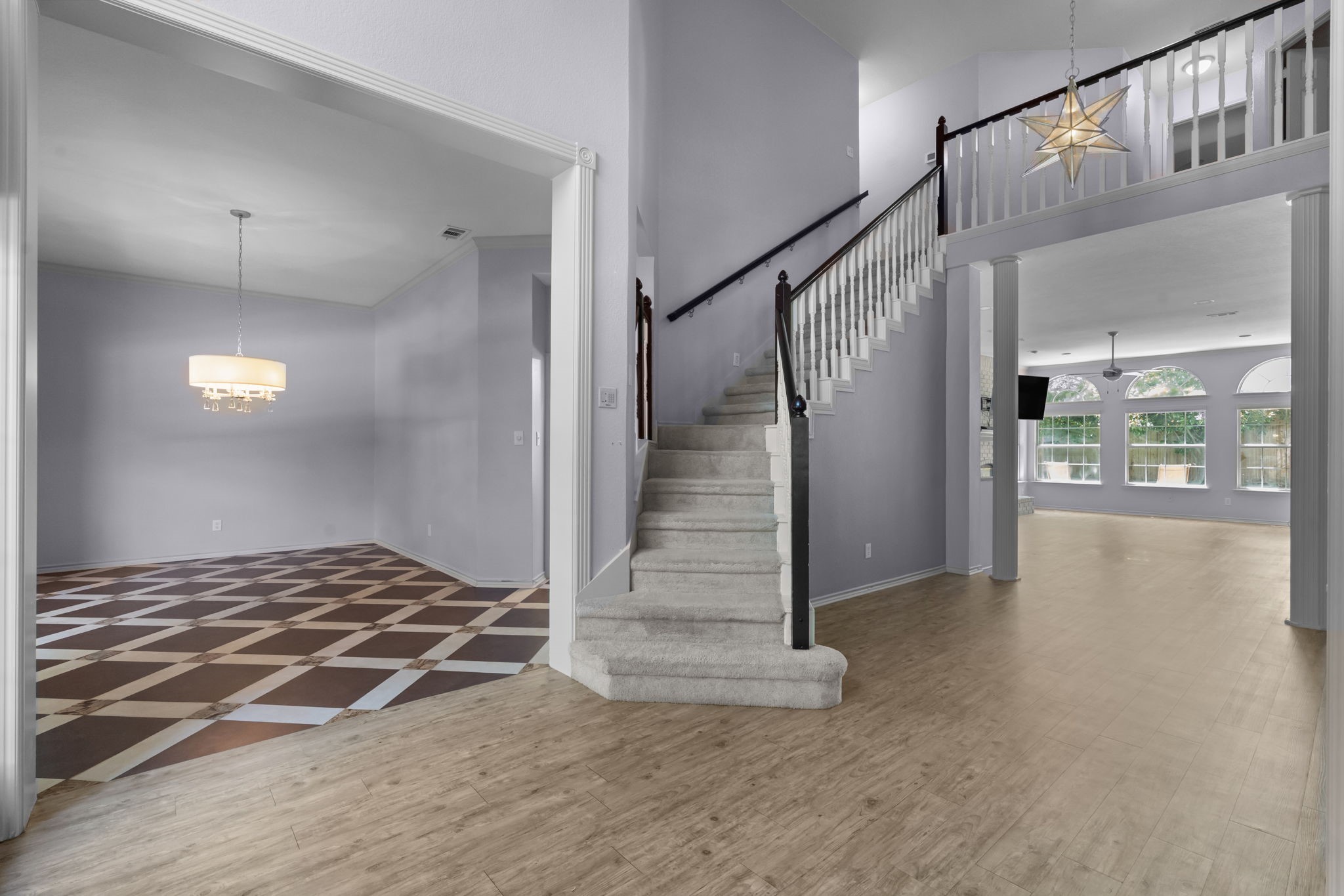 513 Edinburgh Lane