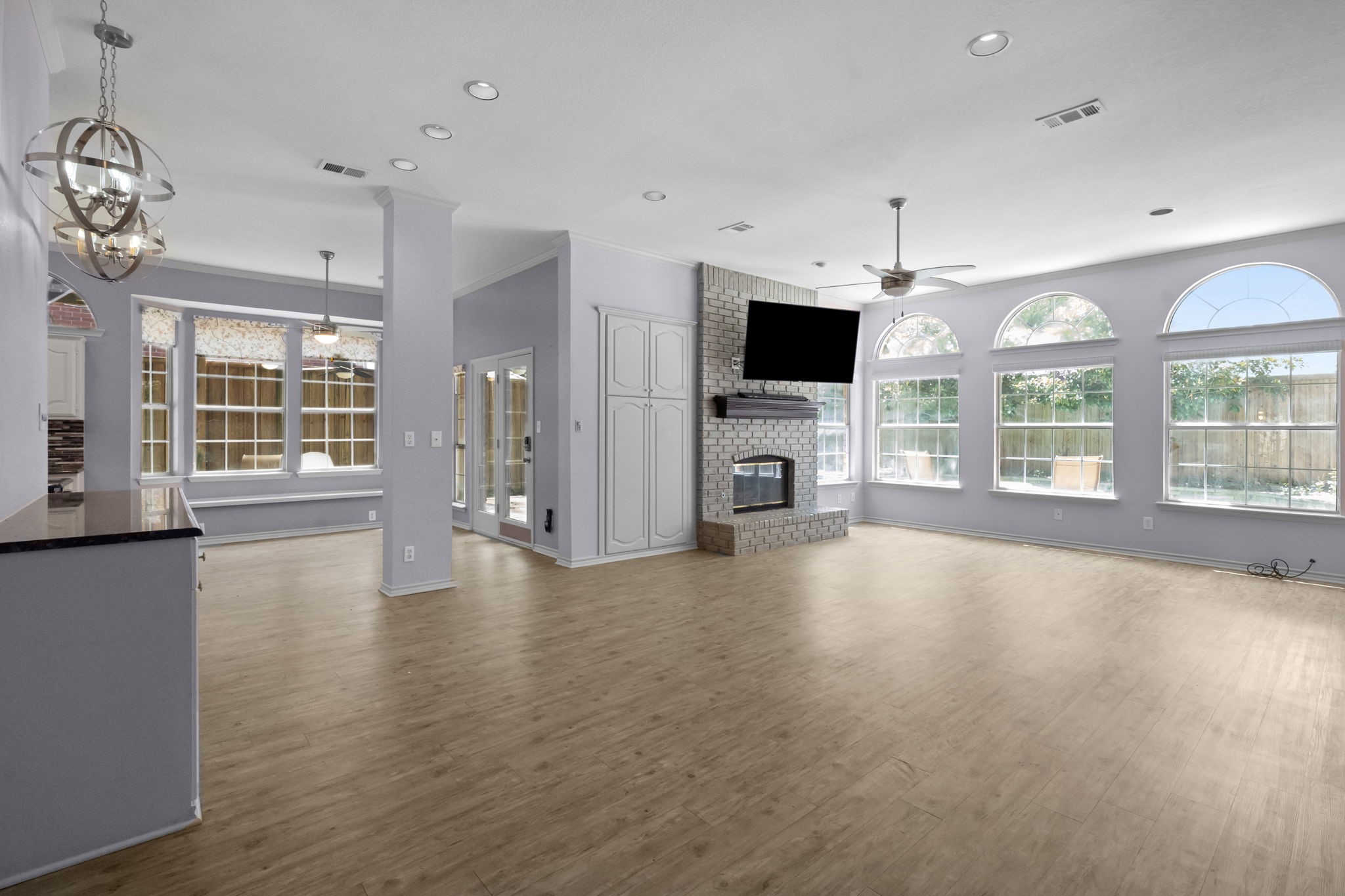 513 Edinburgh Lane