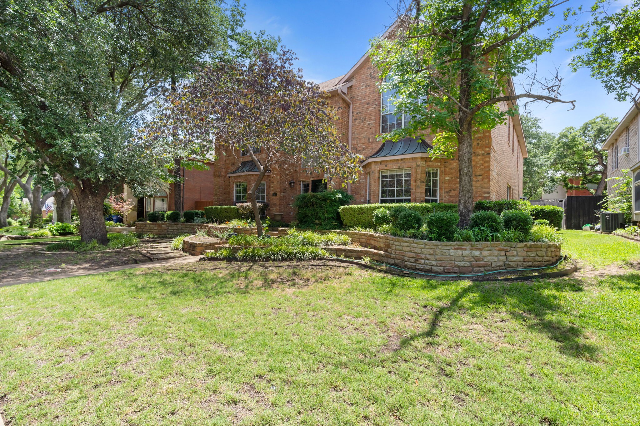 513 Edinburgh Lane