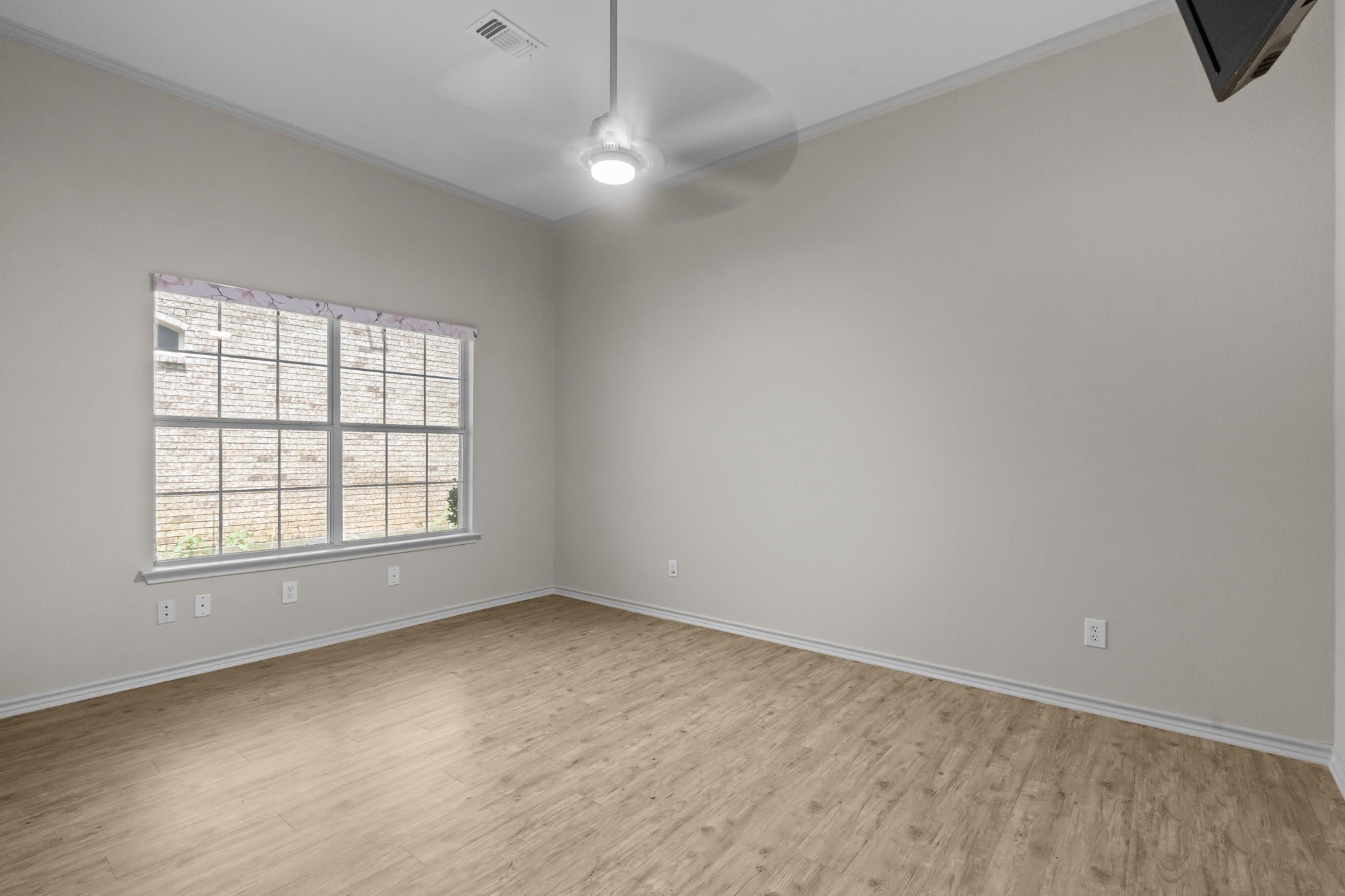 513 Edinburgh Lane