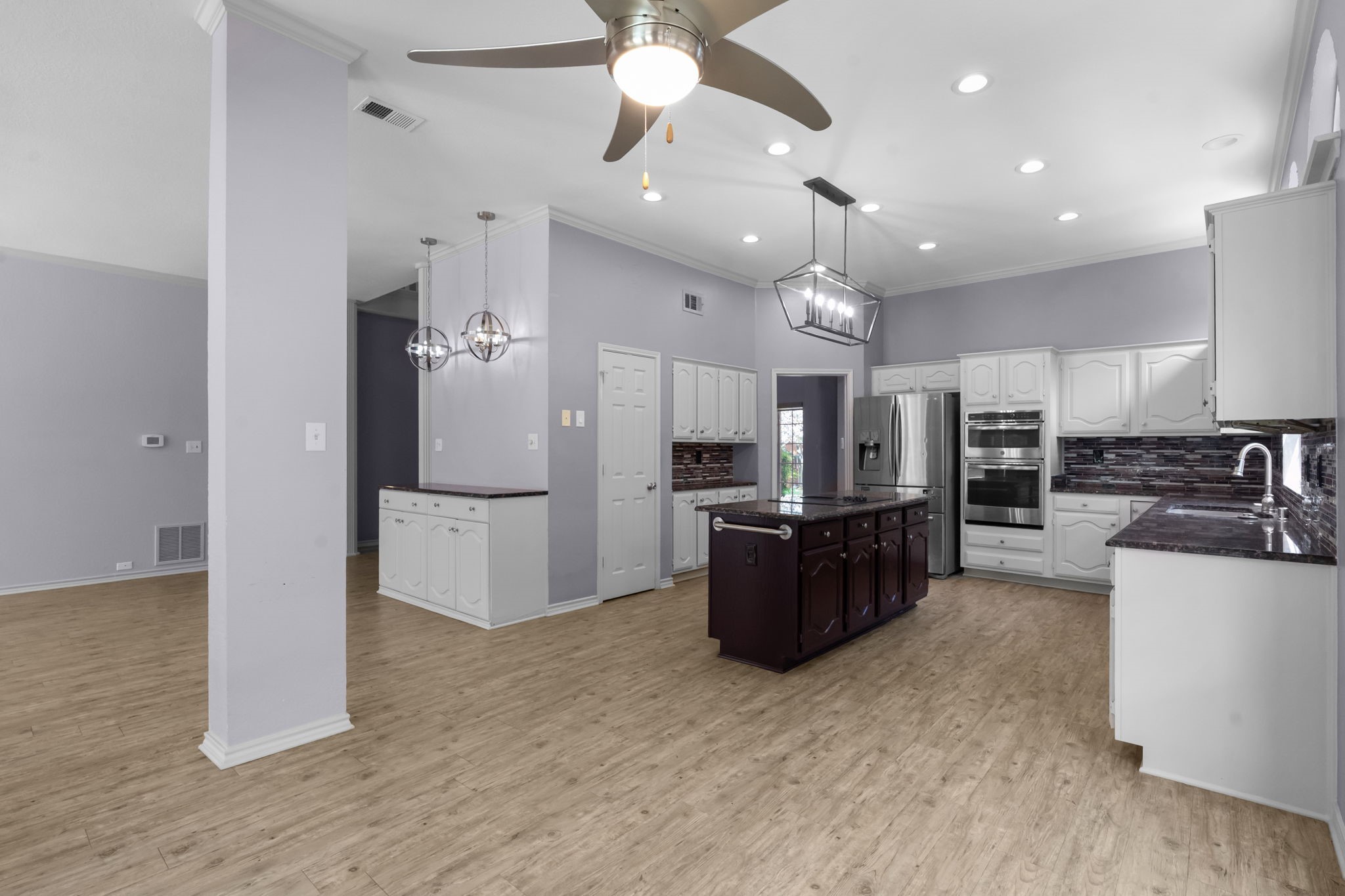 513 Edinburgh Lane