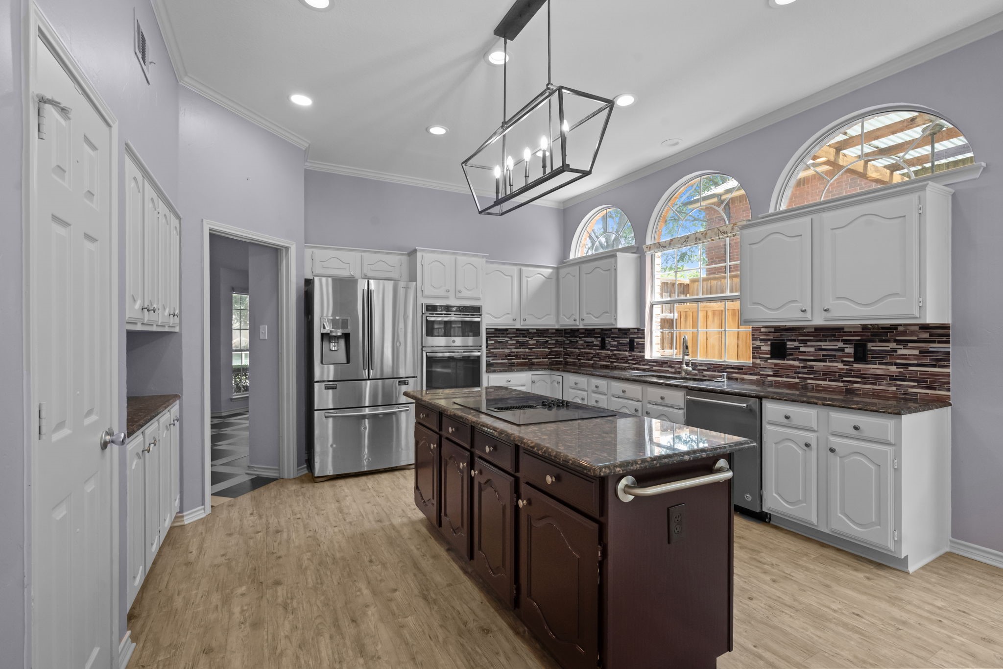513 Edinburgh Lane