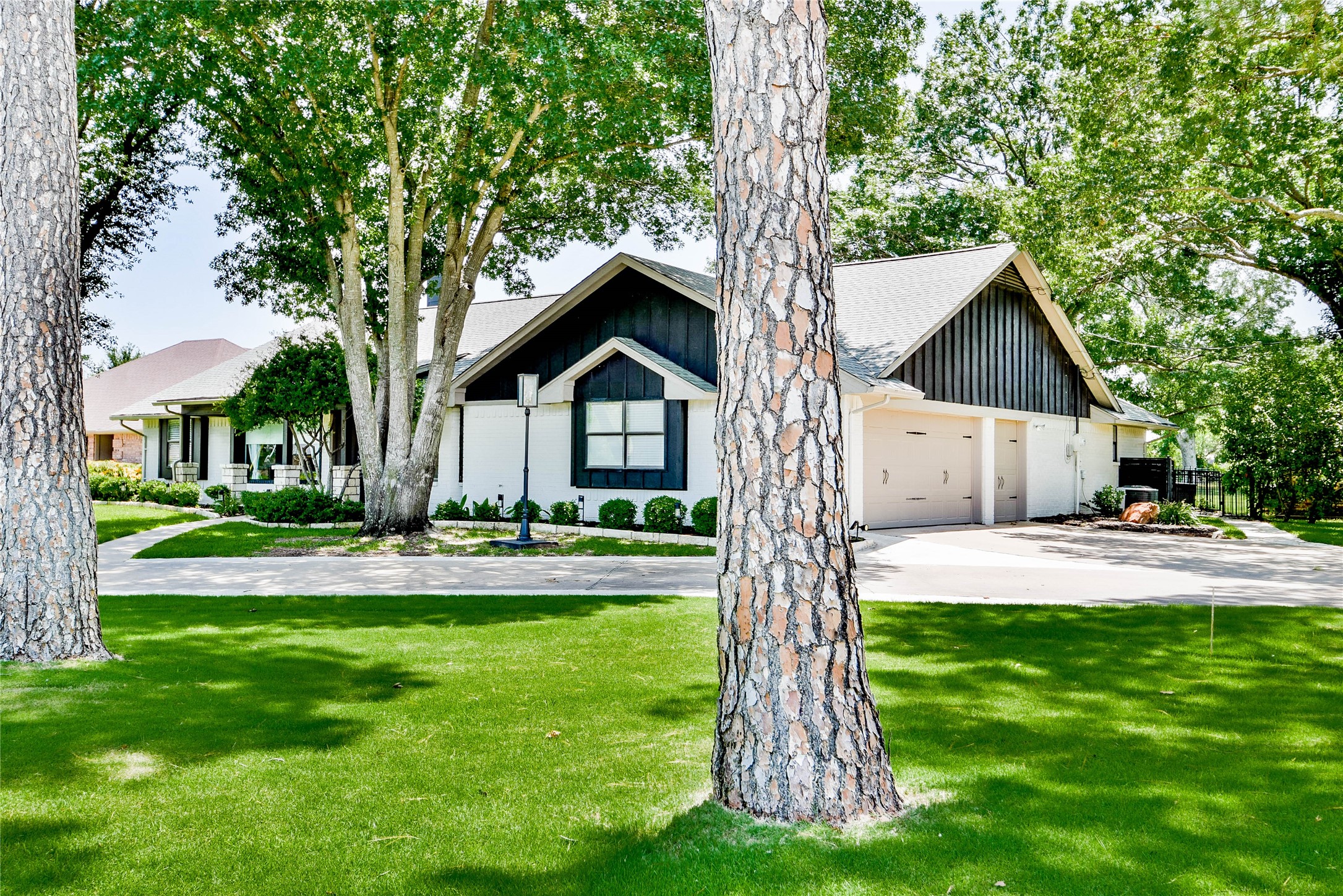 6101 W Choctaw Court