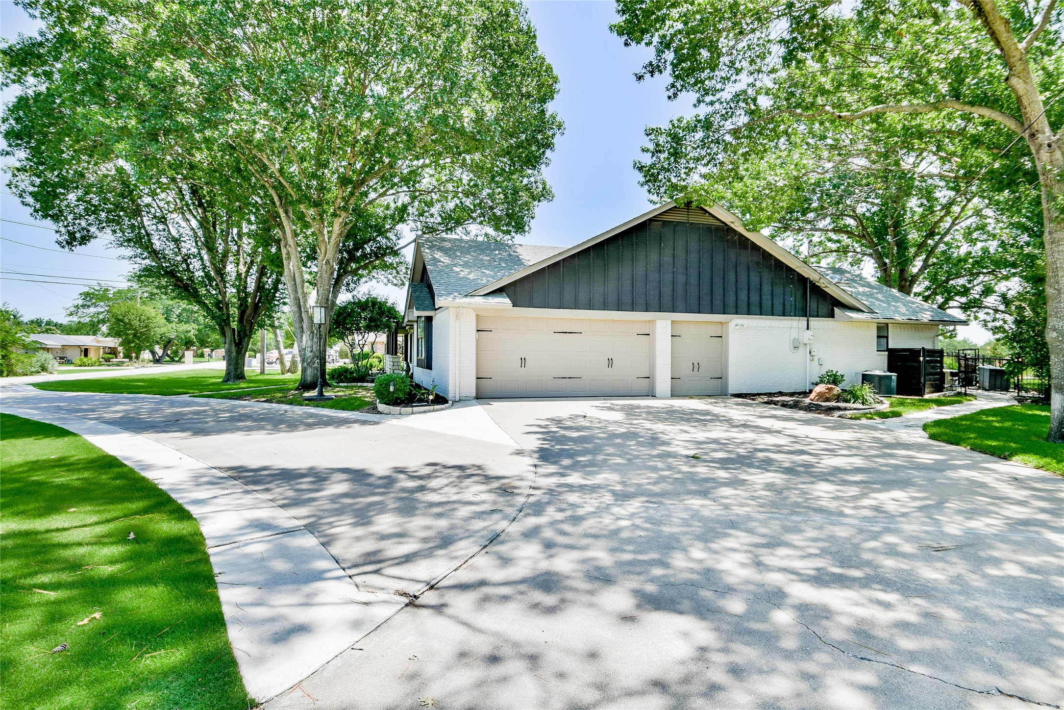 6101 W Choctaw Court