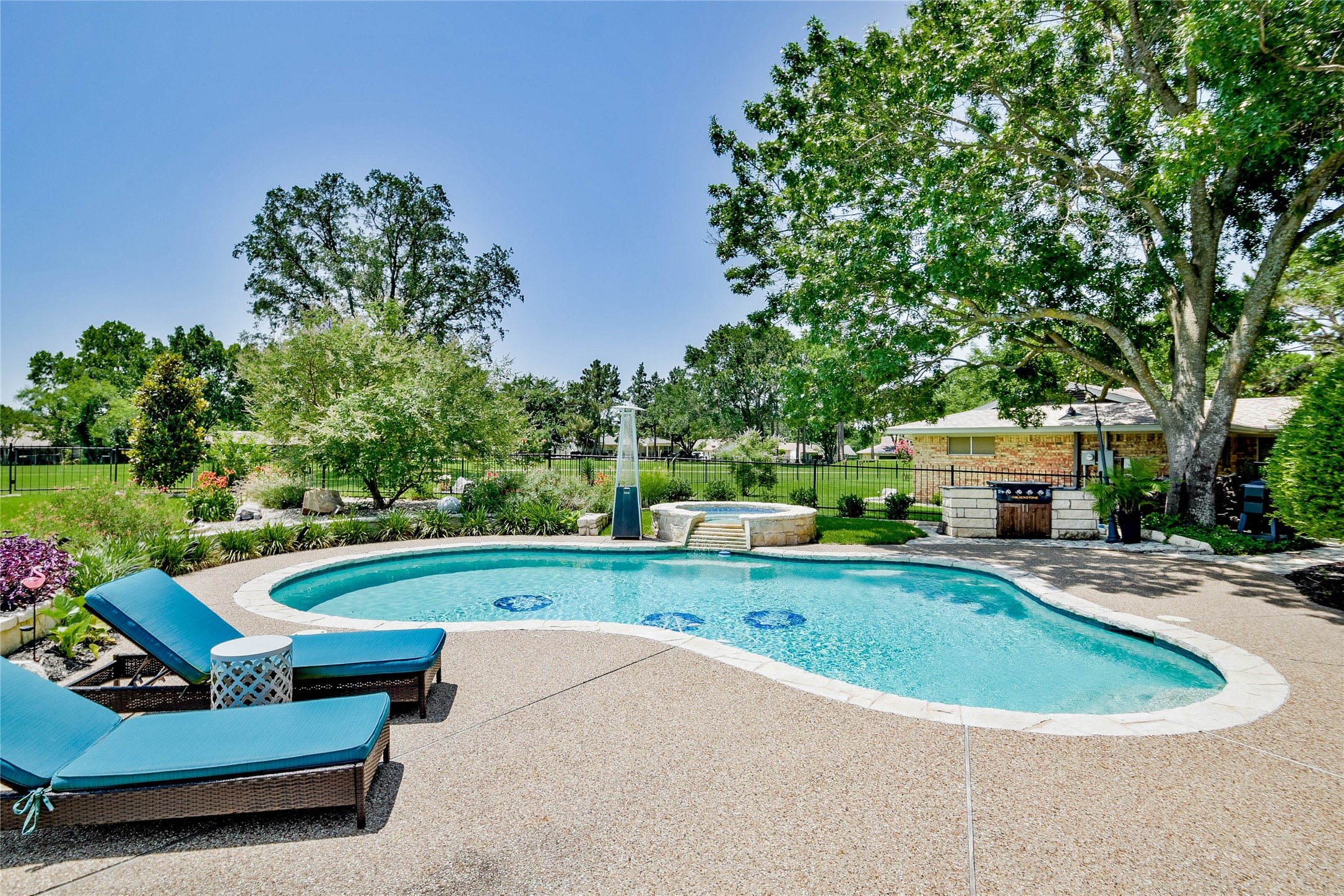 6101 W Choctaw Court