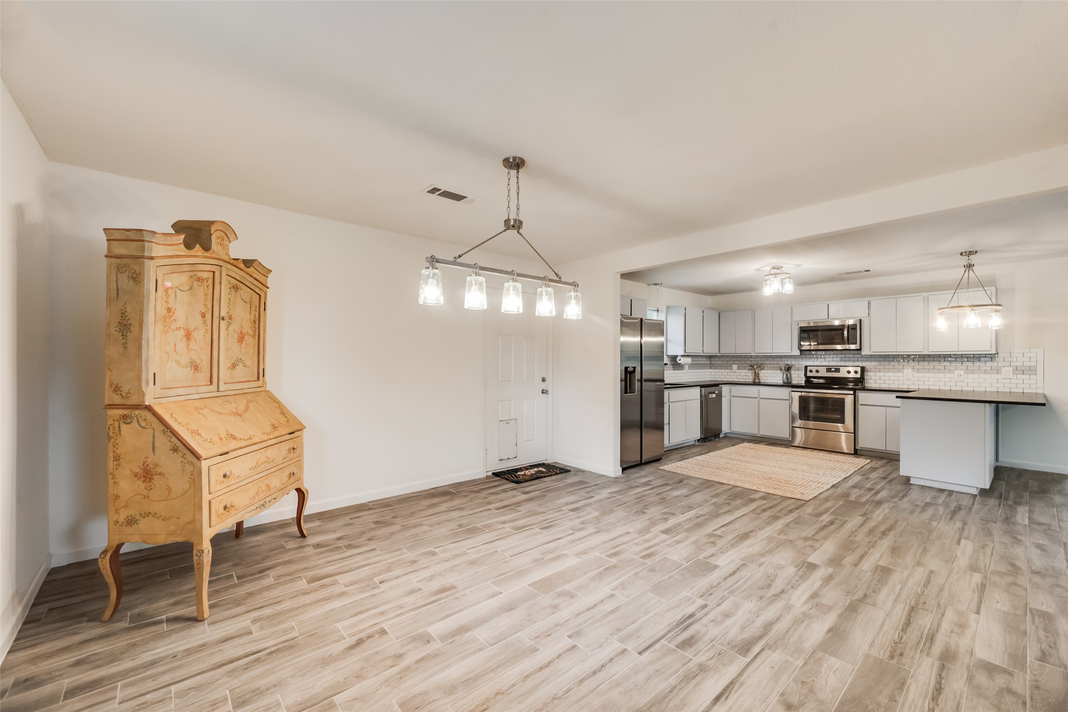 6137 County Road 319