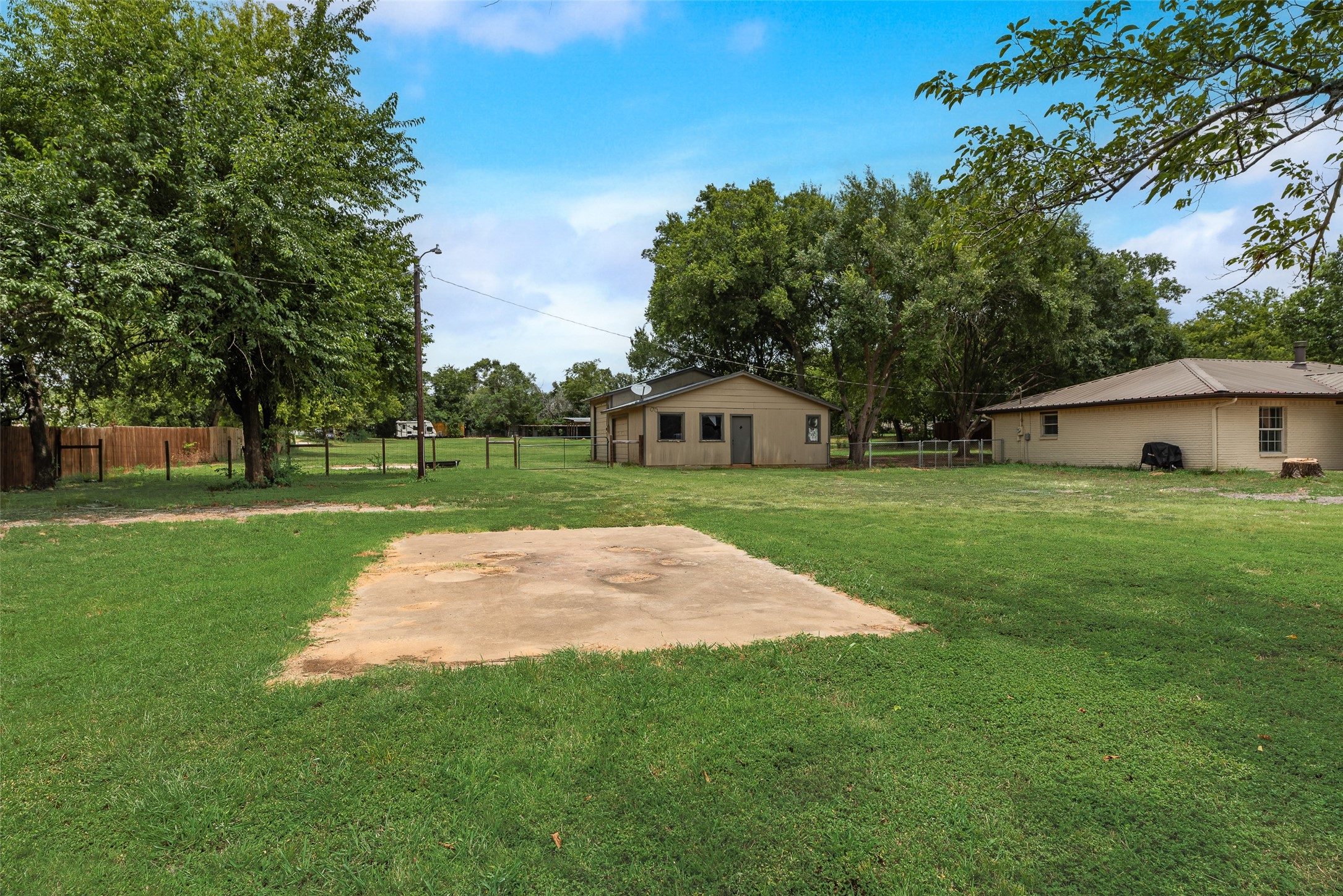 6137 County Road 319