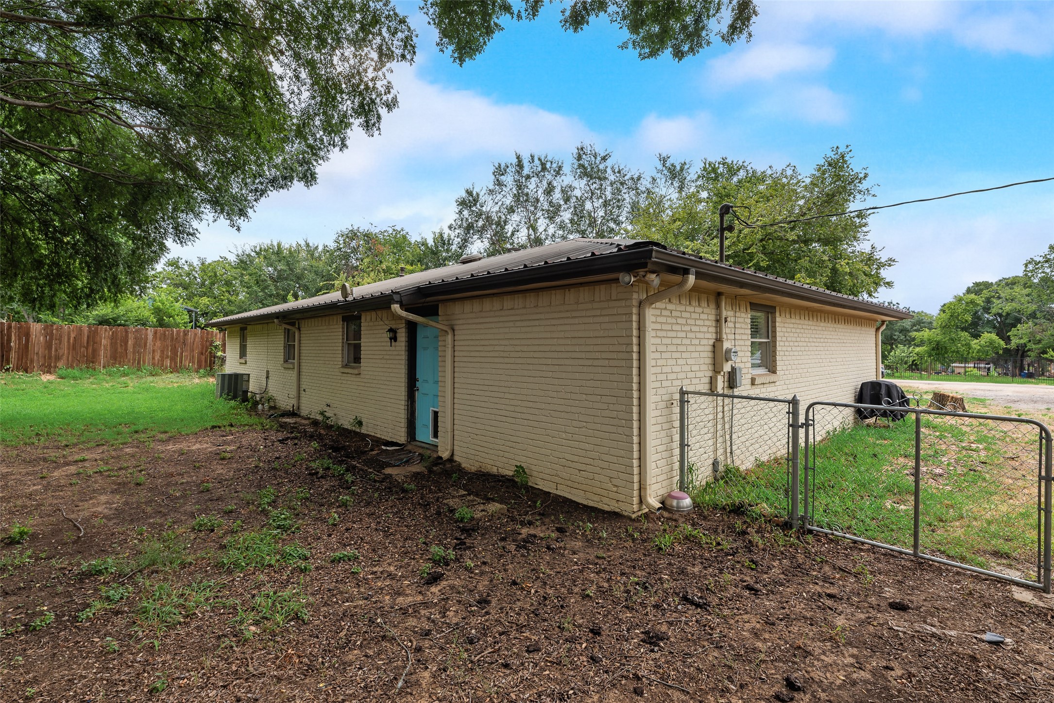 6137 County Road 319