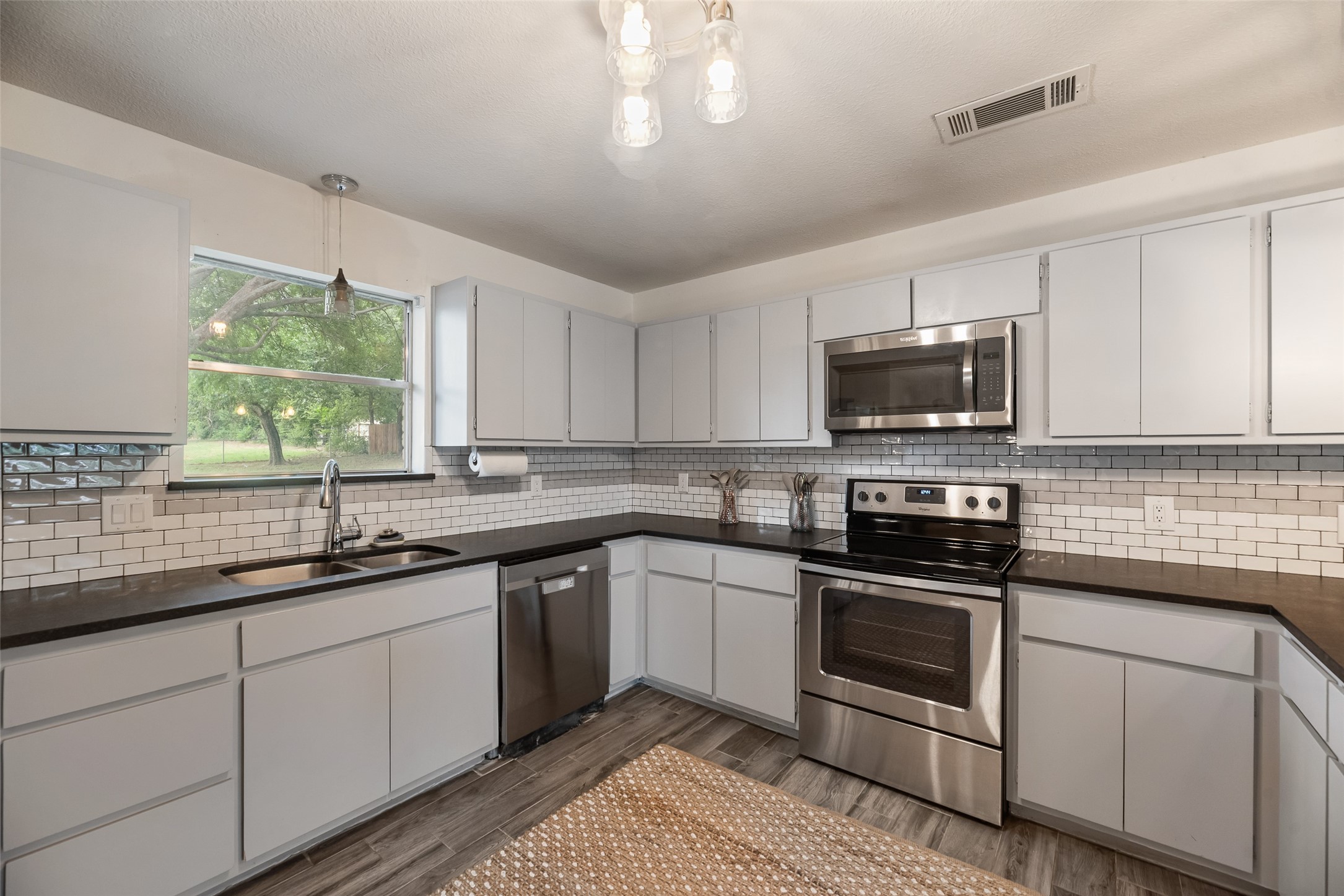 6137 County Road 319