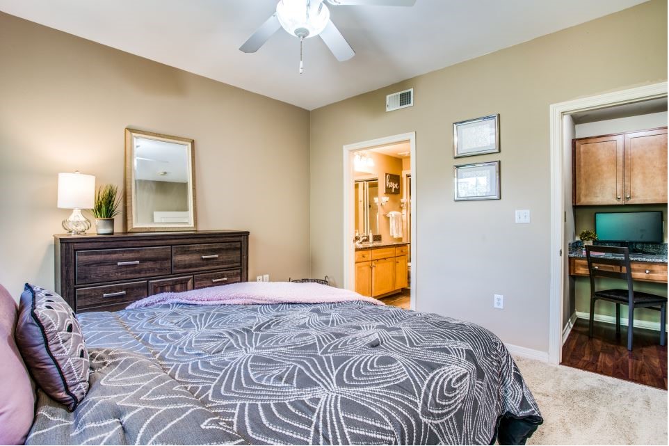 330 Las Colinas Boulevard E 464