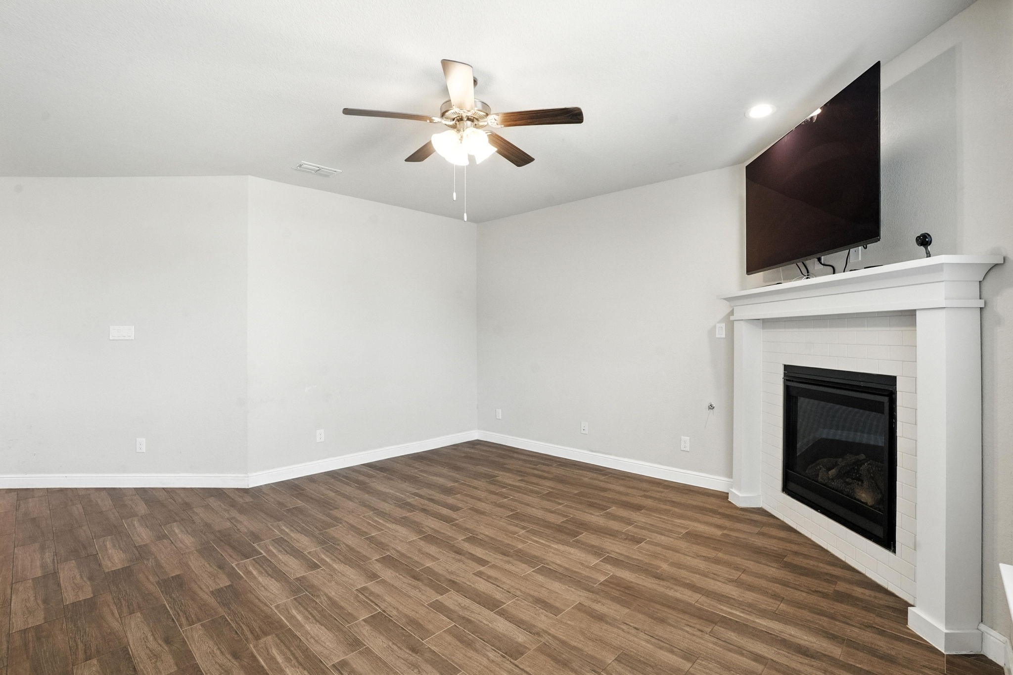 2320 Mockingbird Court