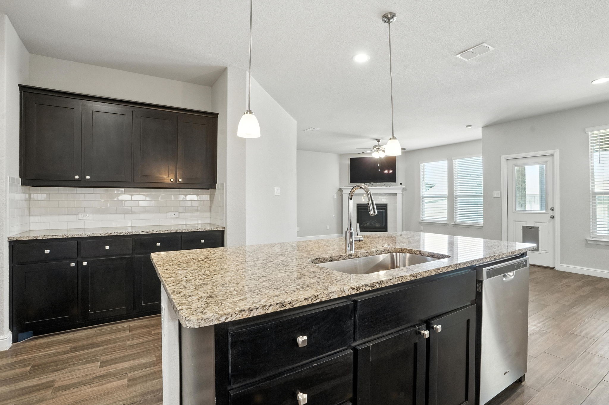 2320 Mockingbird Court