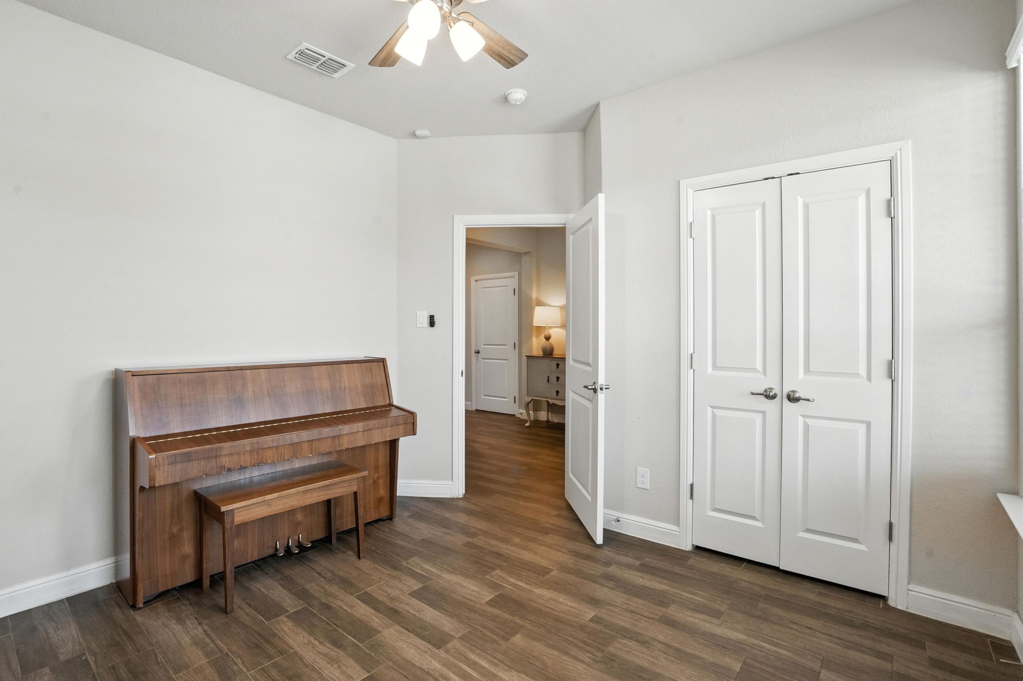 2320 Mockingbird Court