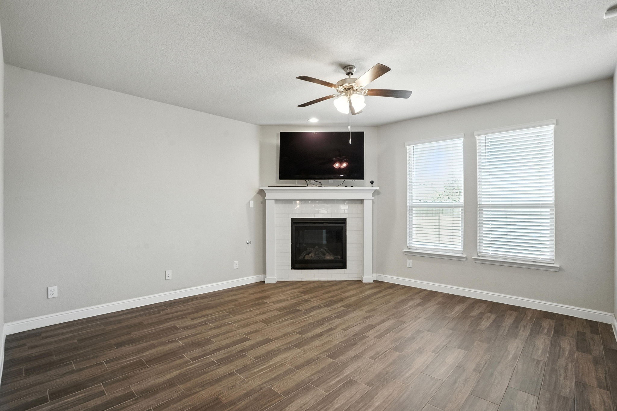 2320 Mockingbird Court