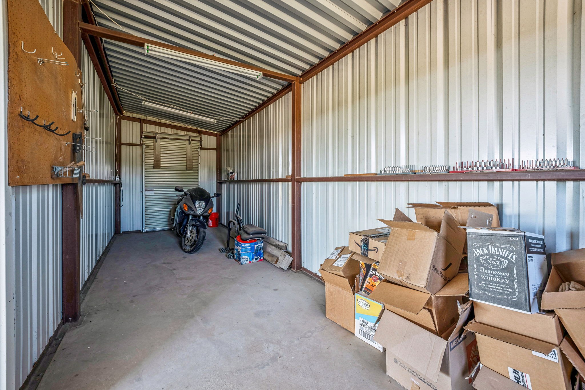 6931 Tin Top Highway