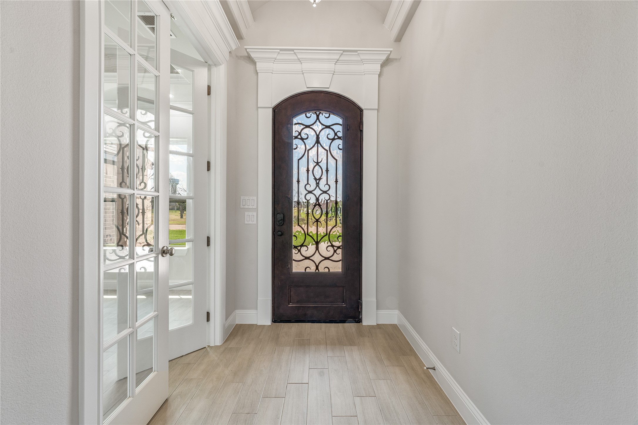 2128 Middlewood Circle