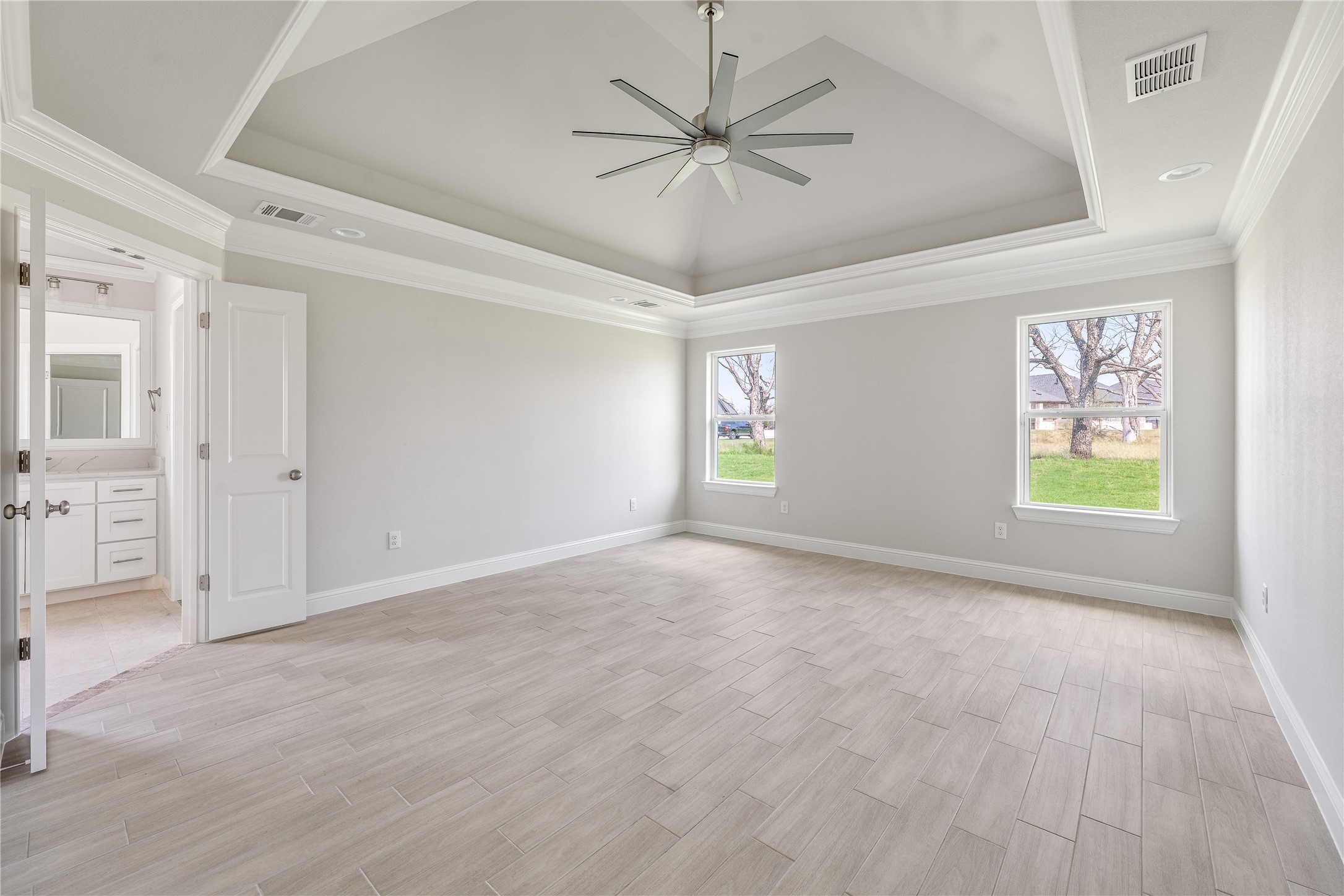 2128 Middlewood Circle