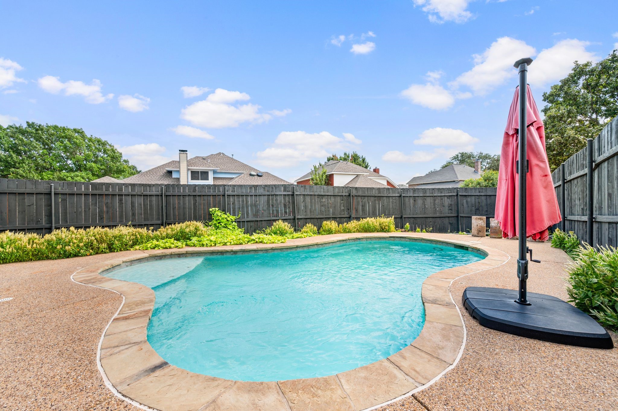 9122 Woodlake Drive
