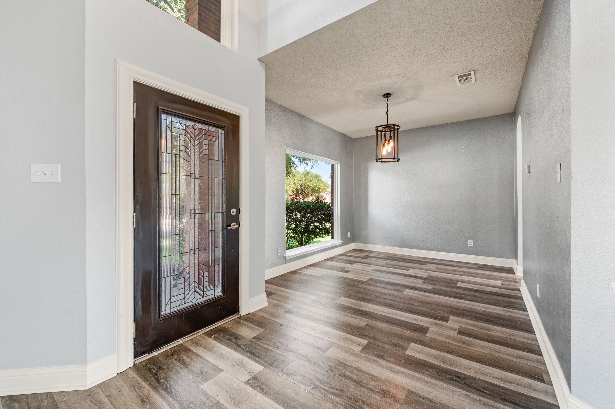 9122 Woodlake Drive